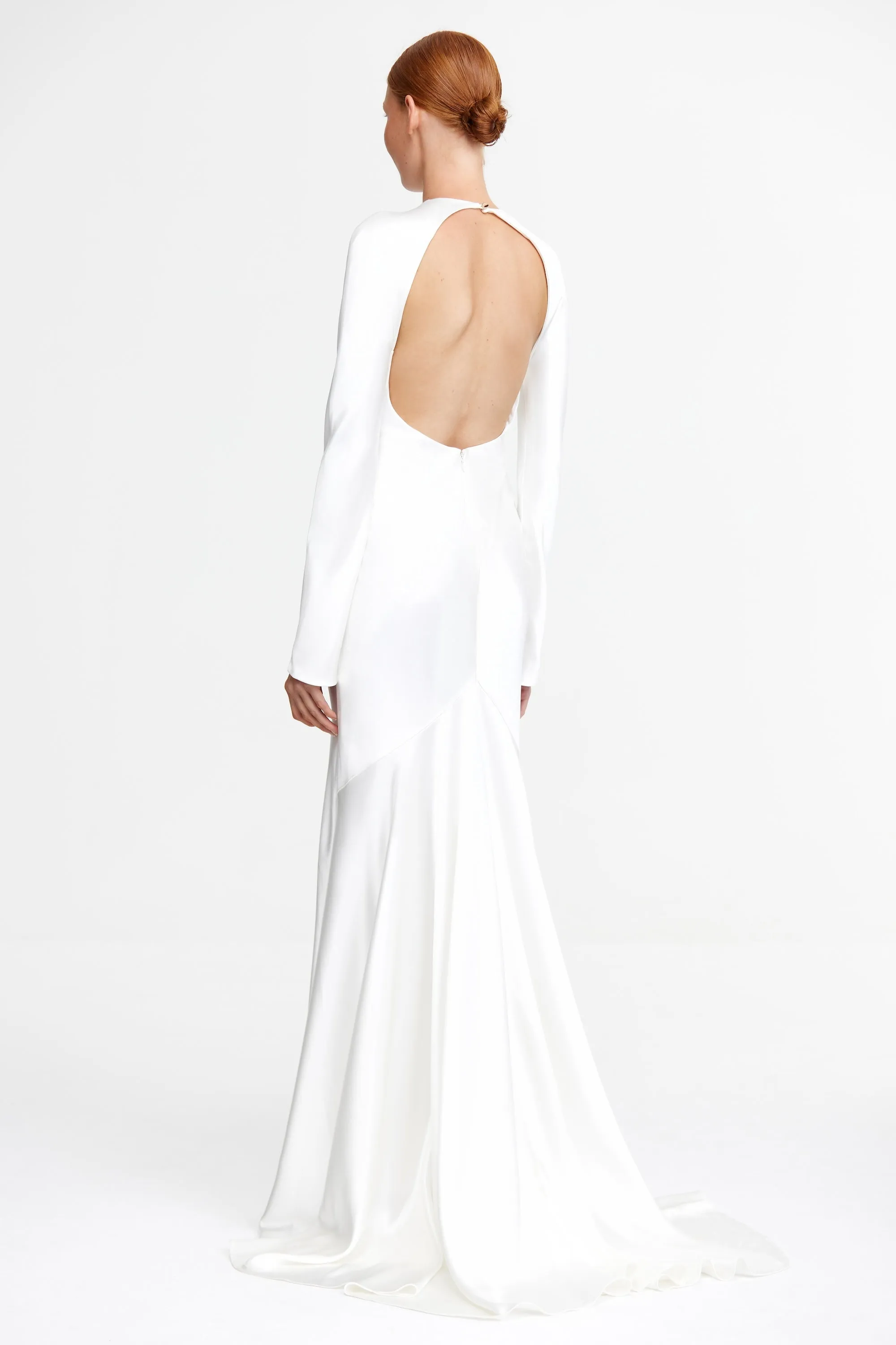 ACRE GOWN Effortless Touch Versatile Design