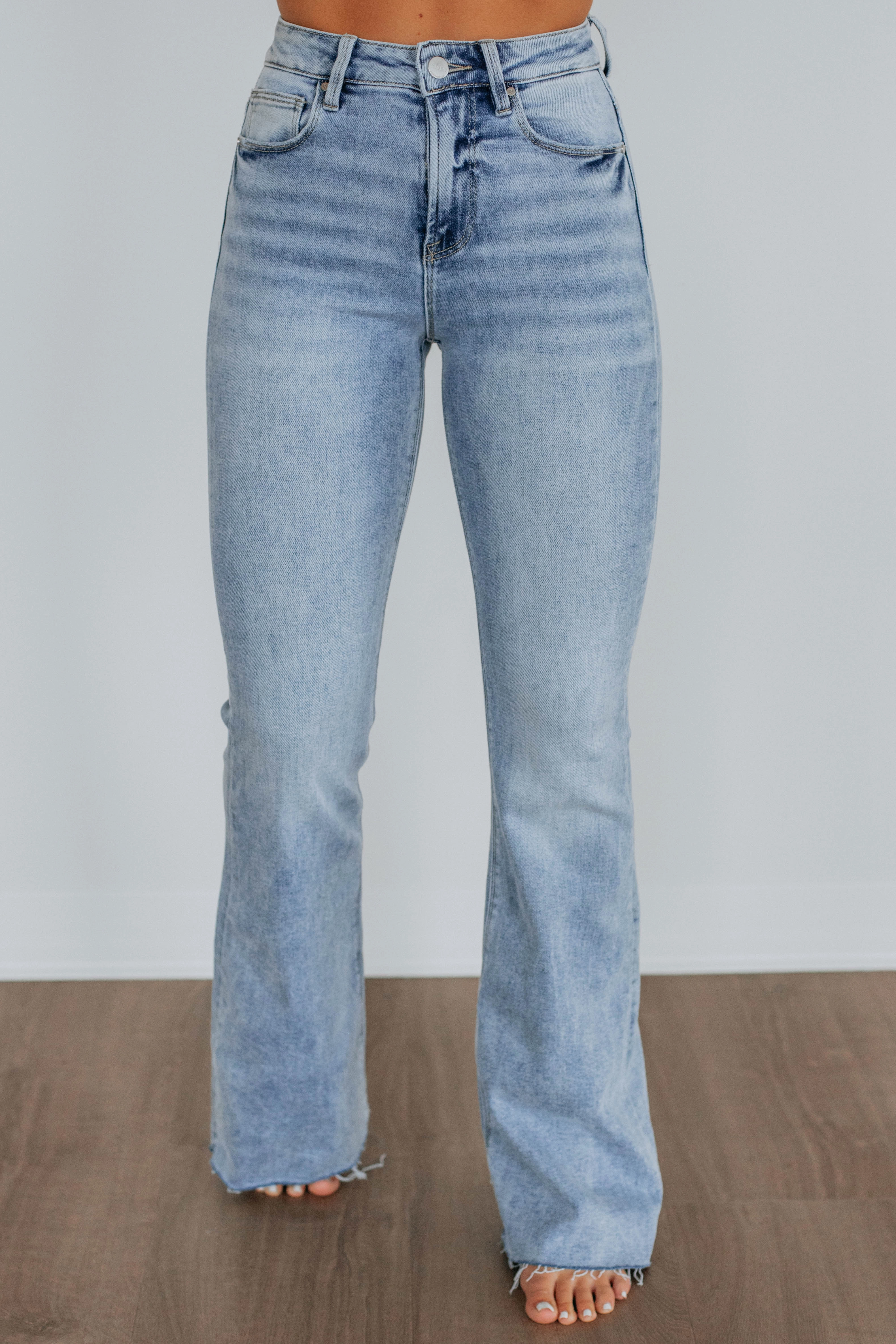 Stretch Minimalist Evening Stroll Urban Explorer Arya Risen Jeans - Light Wash