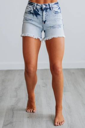 Nora Risen Shorts - Light Wash Playful Look Mid Rise