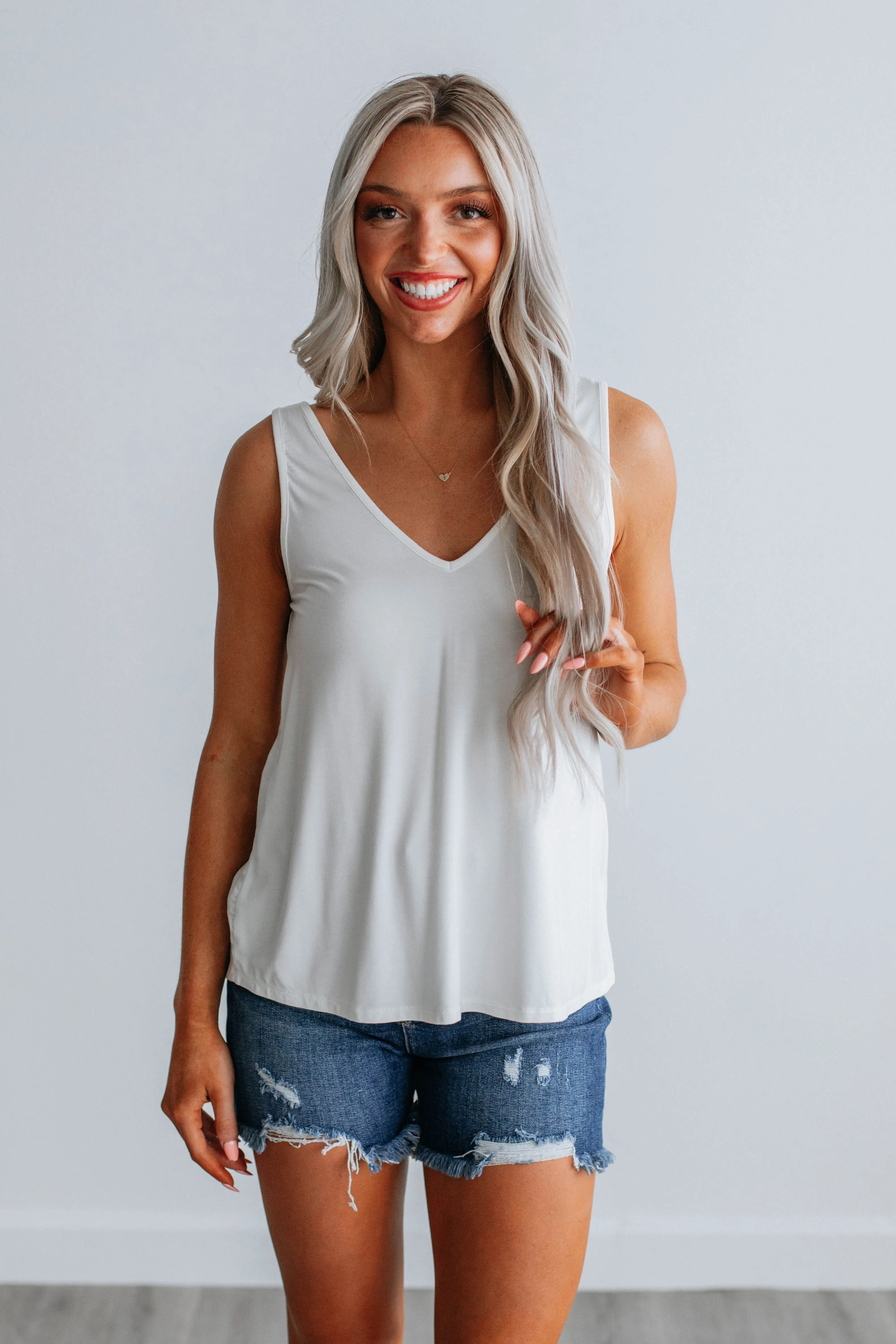 Linley Basic Tank - Ivory Brand Image Weight - balanced