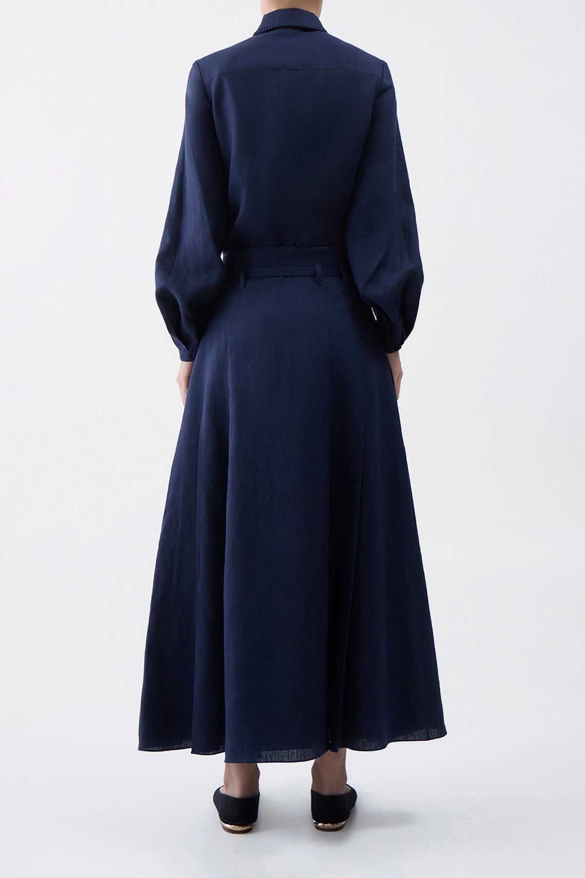 Sophisticated Mood Dugald Pleated Midi Skirt in Navy Aloe Linen