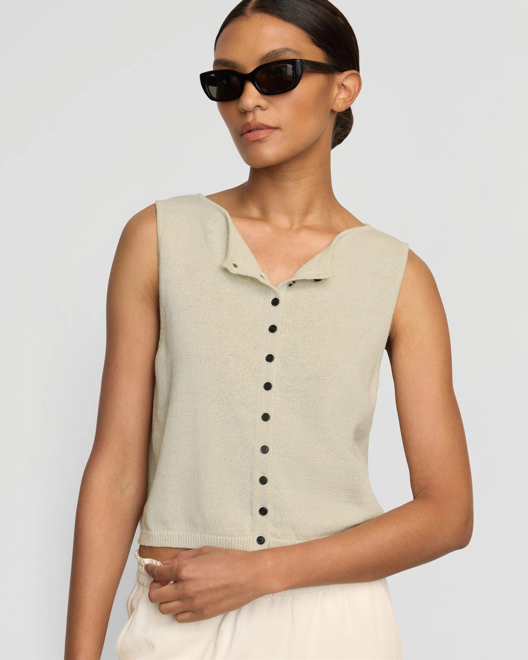 Comfy Knit Look Oversized Silhouette Elith Cotton-Linen Button Knit Vest