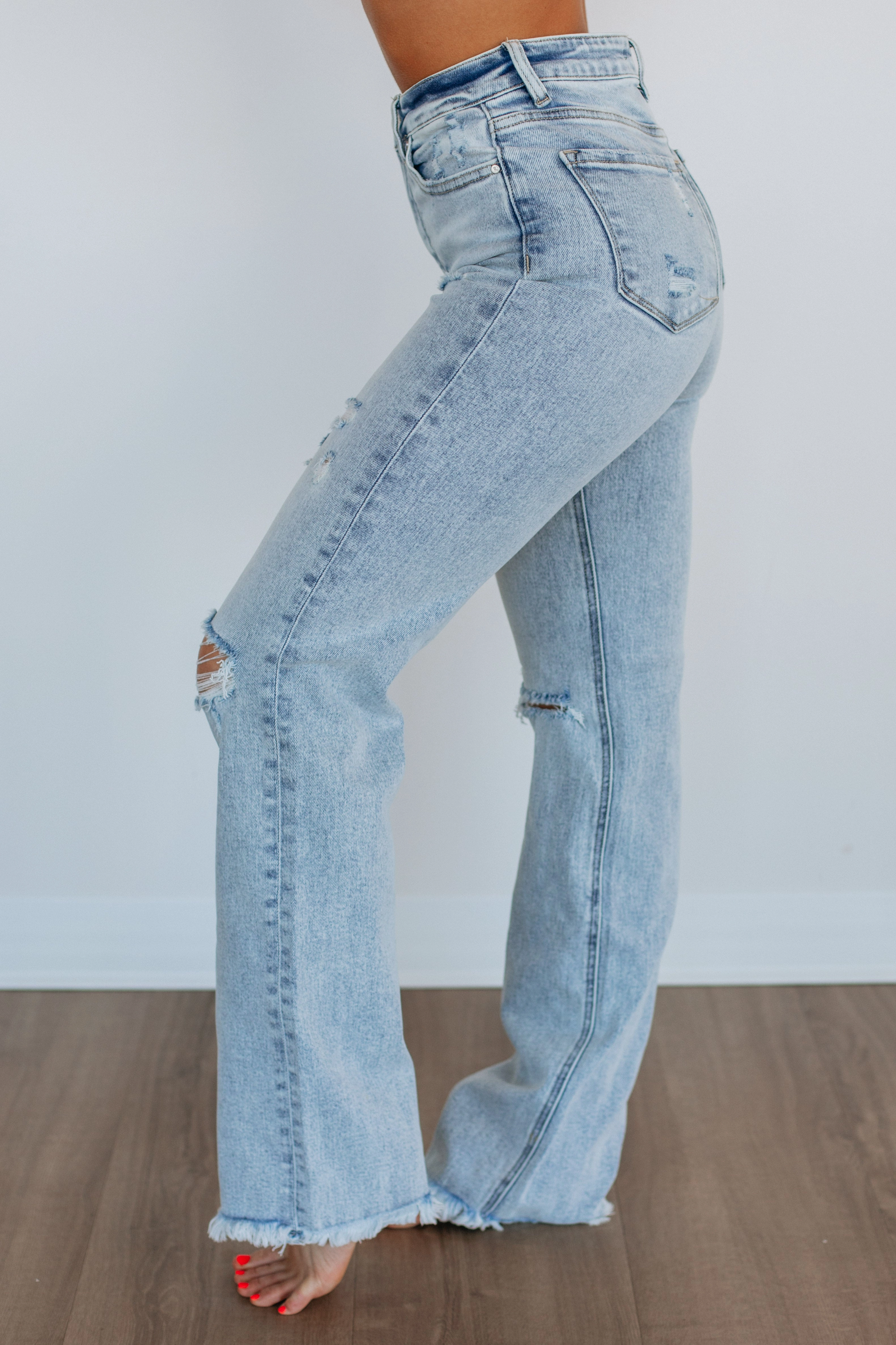 Slim Holiday Vibes Teen Outfit Eloise Risen Jeans - Light Wash