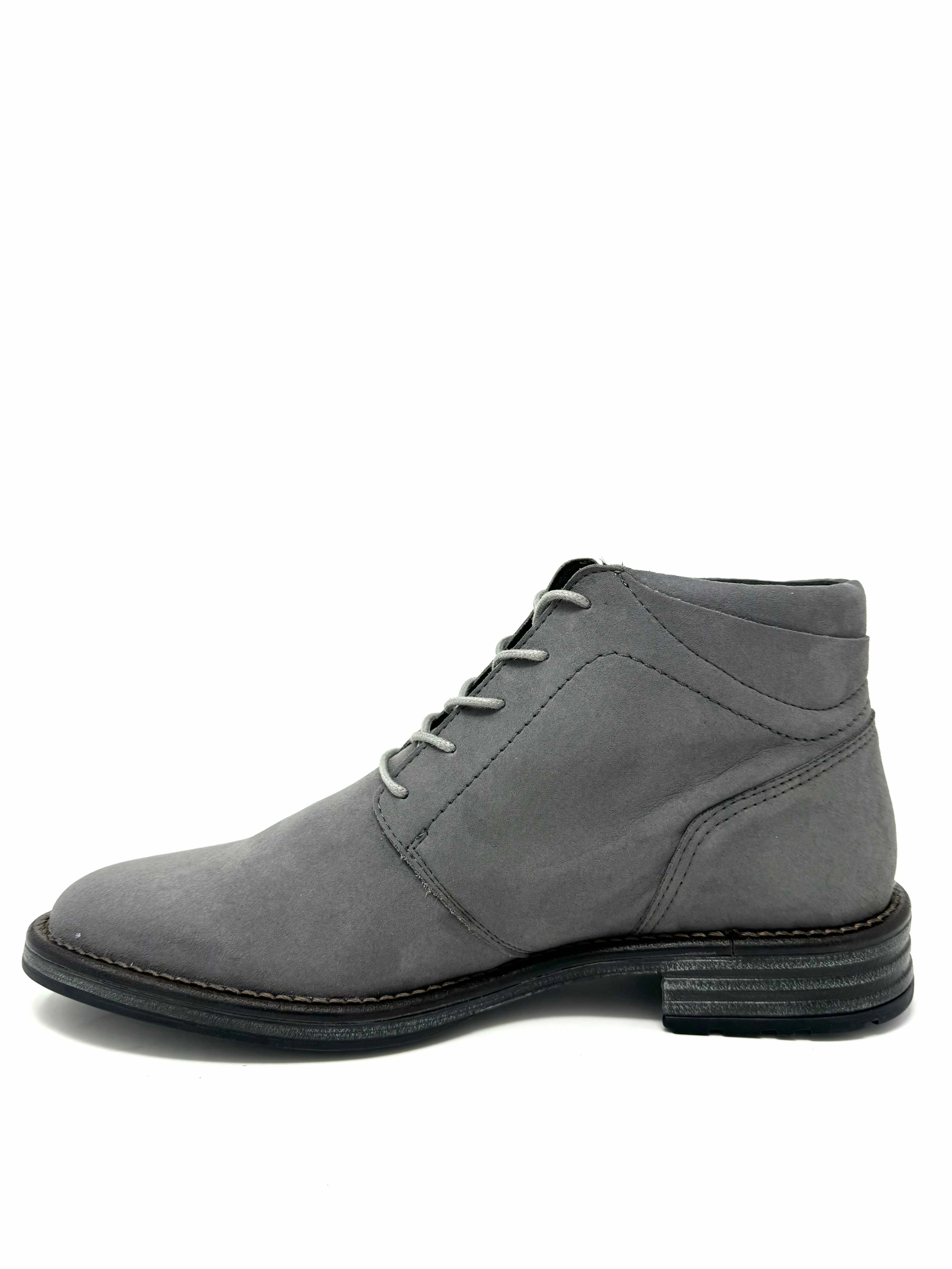All-Purpose Grippy Outsole Snowy Path Fernando Boot in Grey Suede from Novacas