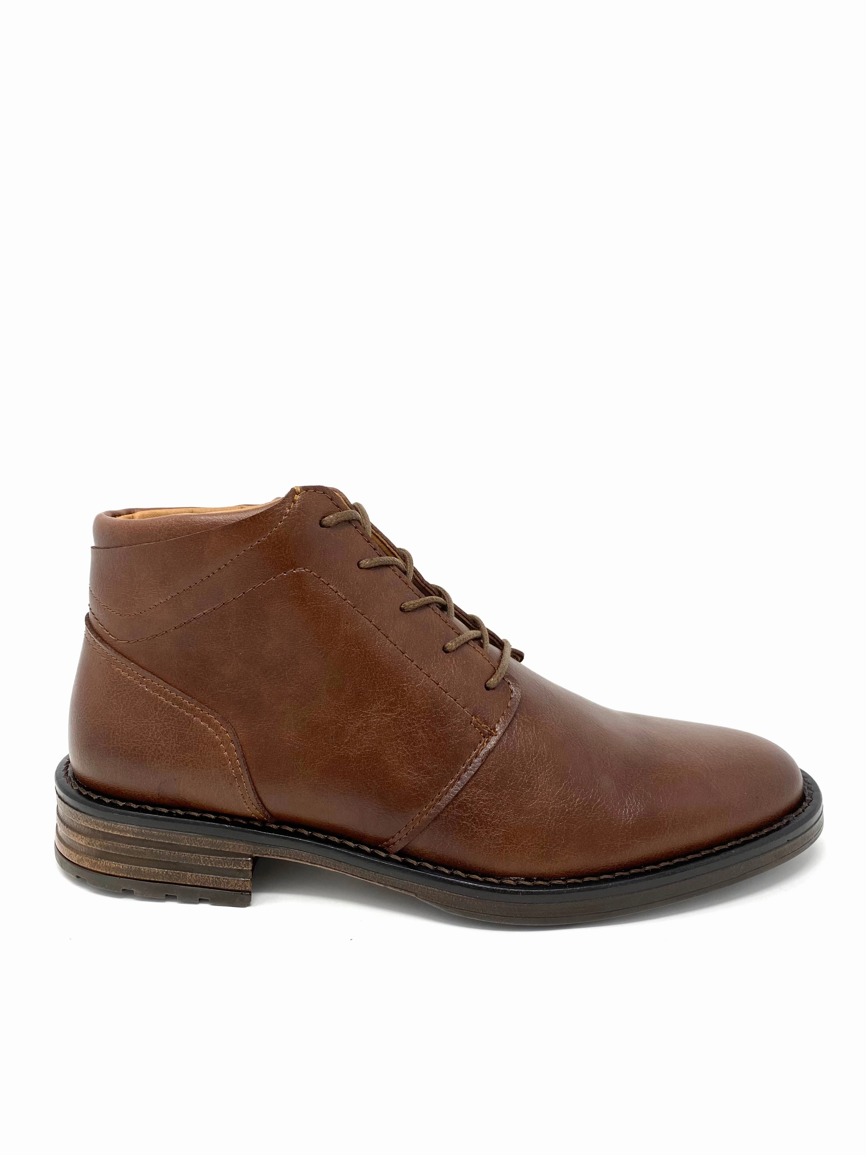 Fernando Boot in Tan from Novacas Reinforced Form Mountain Hike