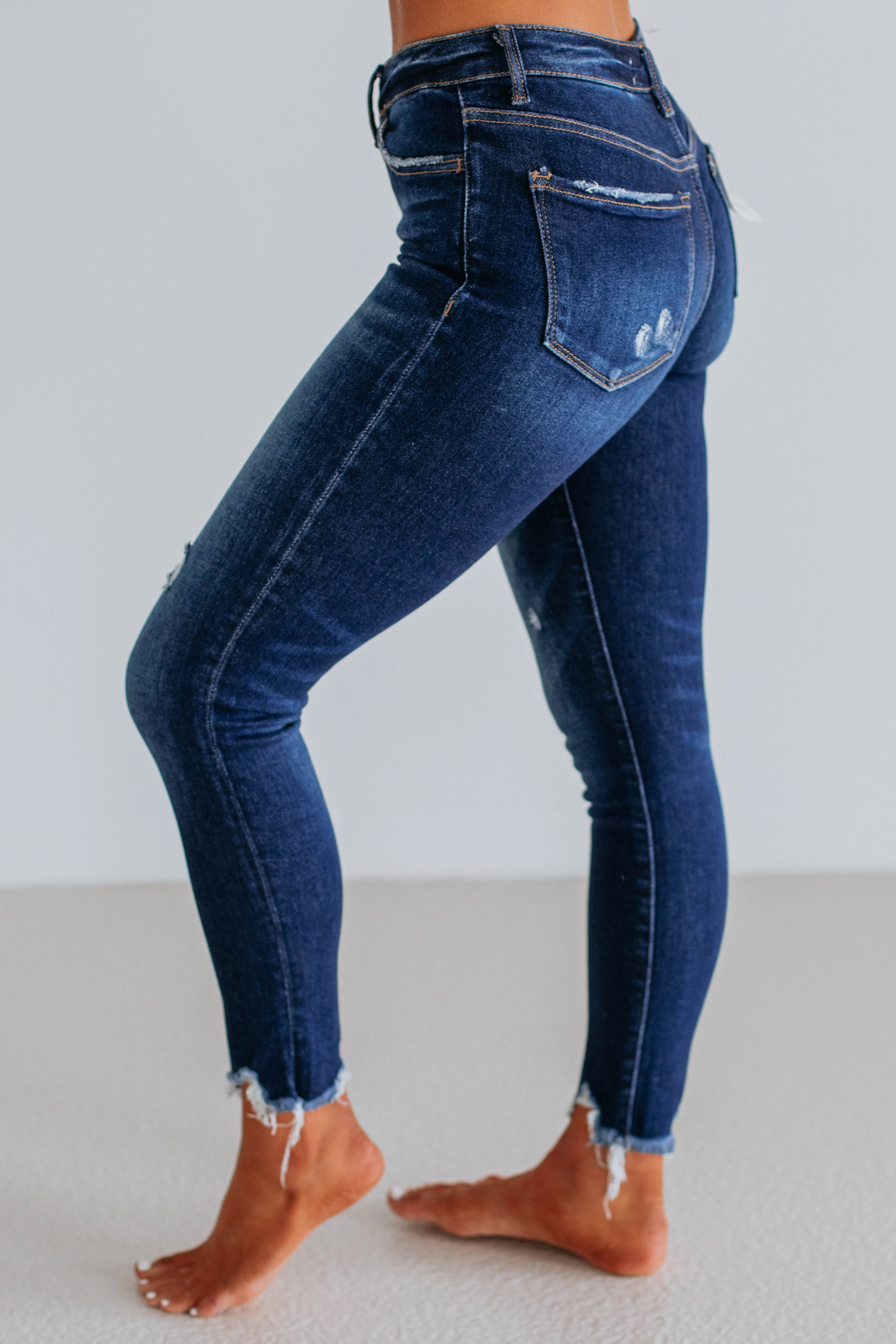 Saryn Vervet Jeans Modern Weekend Style