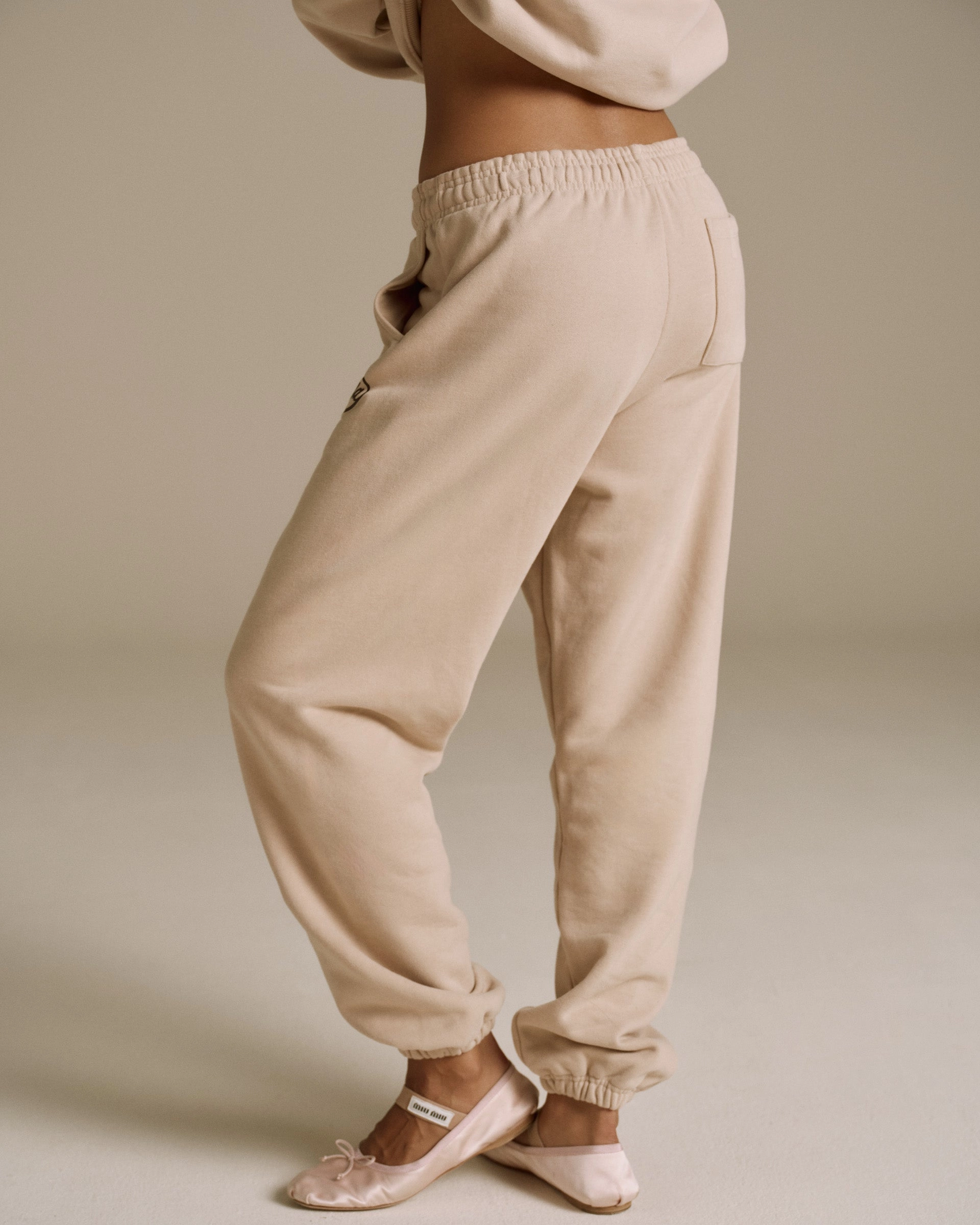 Sport Comfort Fit Elastic waist Signature Sweatpants - Almond