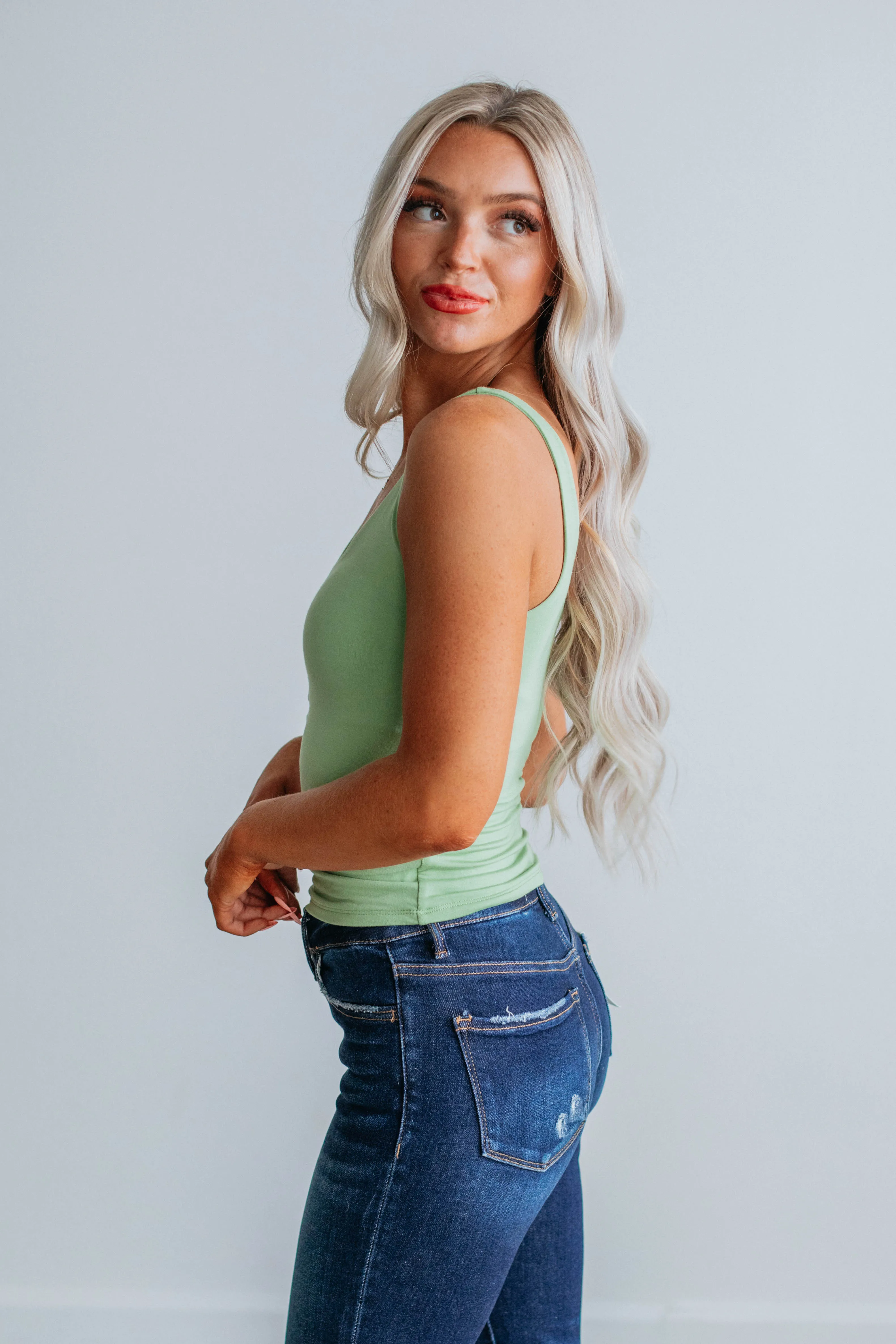 Delta Basic Tank - Sprout Soft Touch