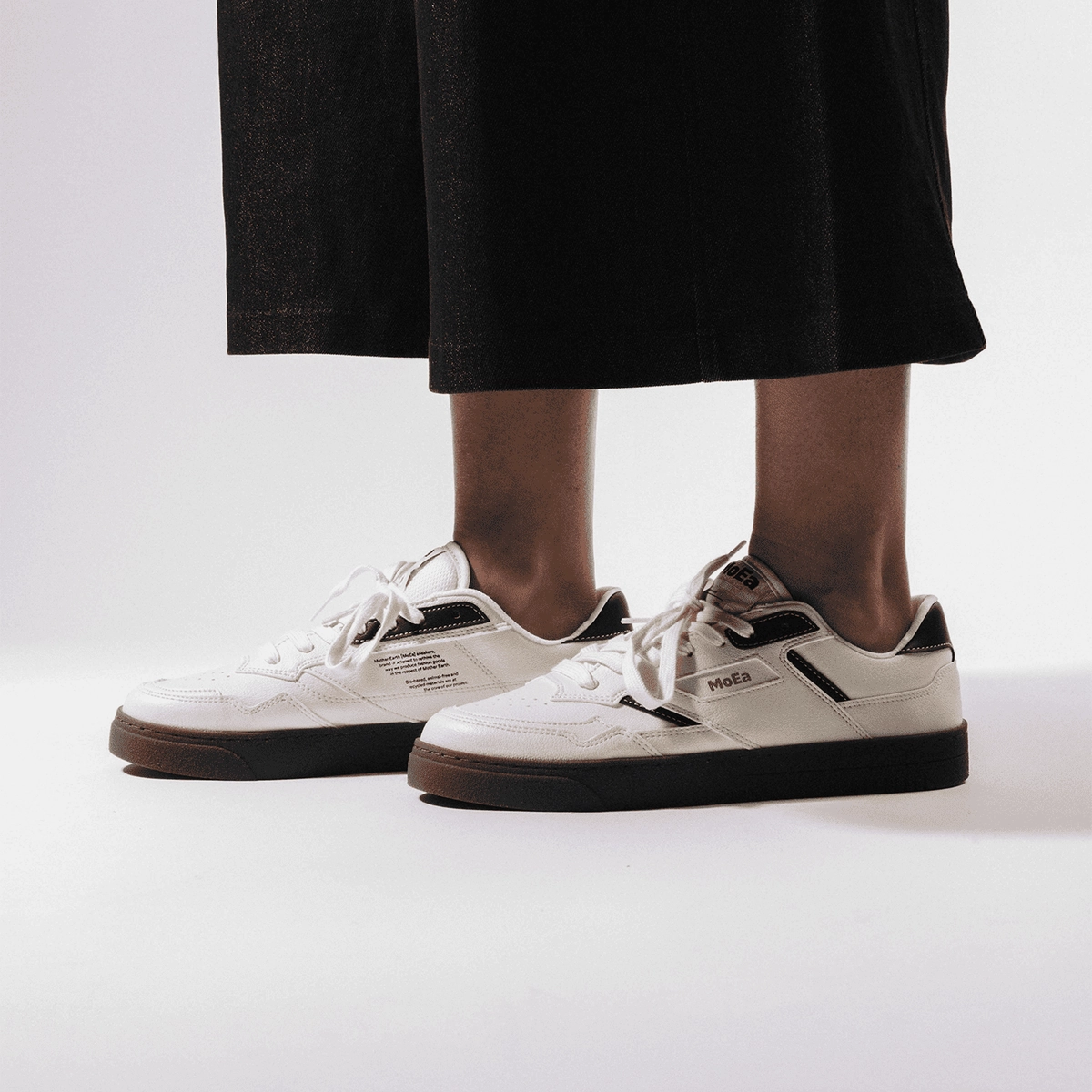 orthopedic insole Dynamic Arch Harness GEN9 Sneaker in White Black from MoEa