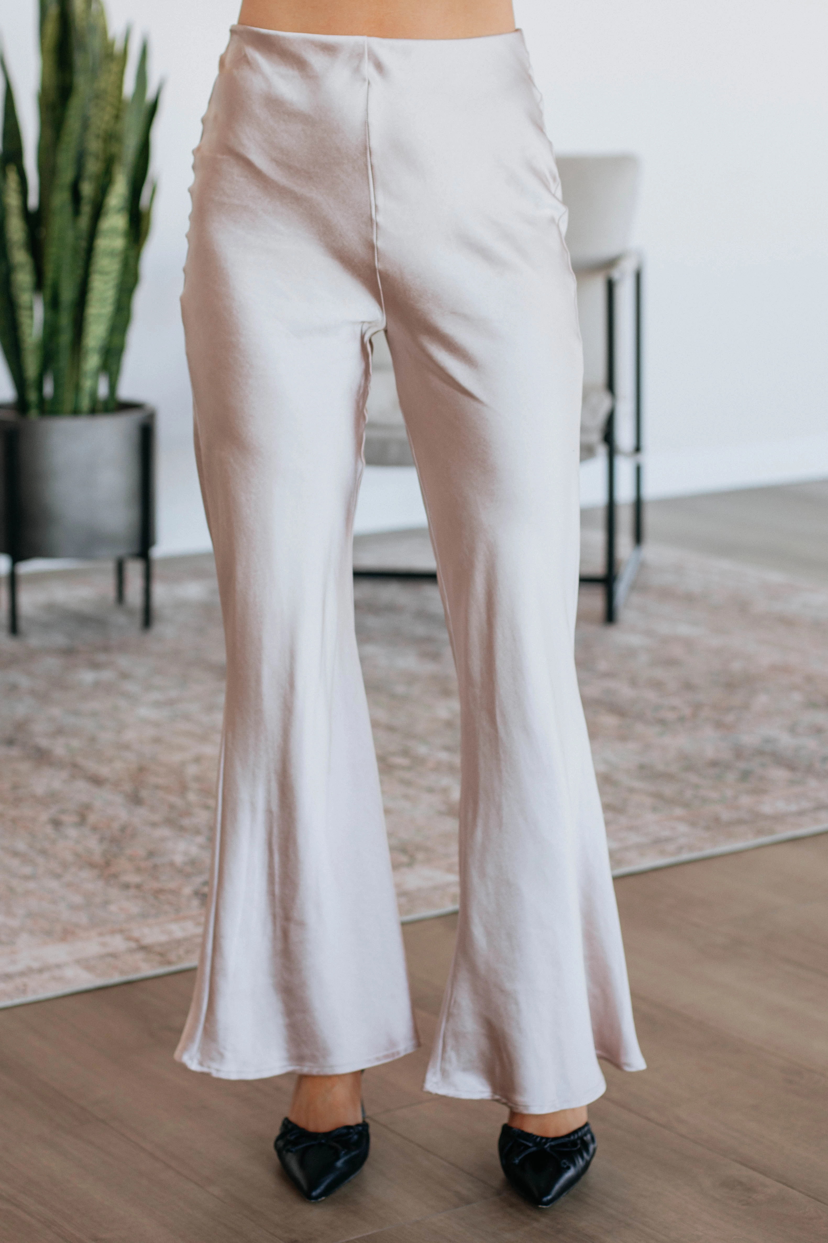 Getting Glam Pants - Pink Gloss Minimalist Look