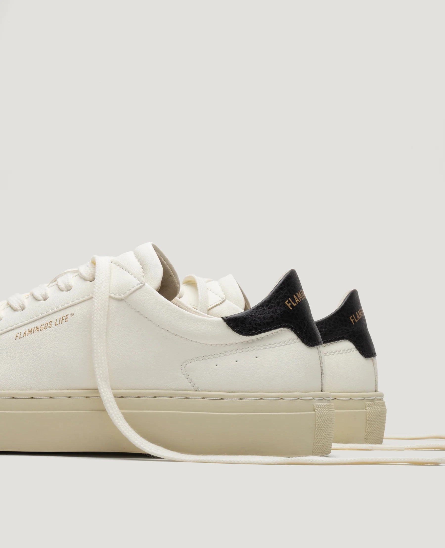 Slip On Construction Hampton Court in white from Flamingos Life