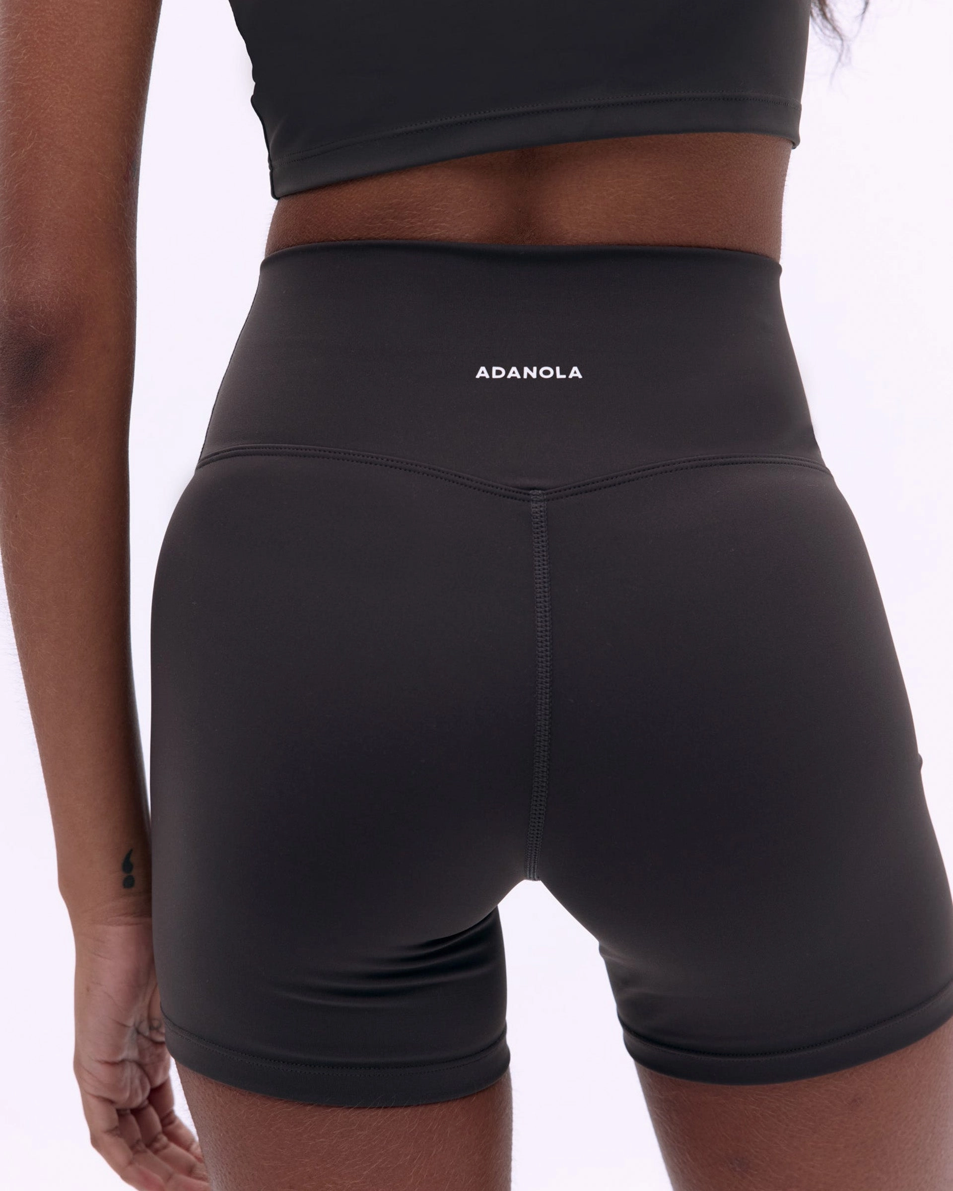 Sports use Light Layer Ultimate Ultra Crop Short - Coffee Bean