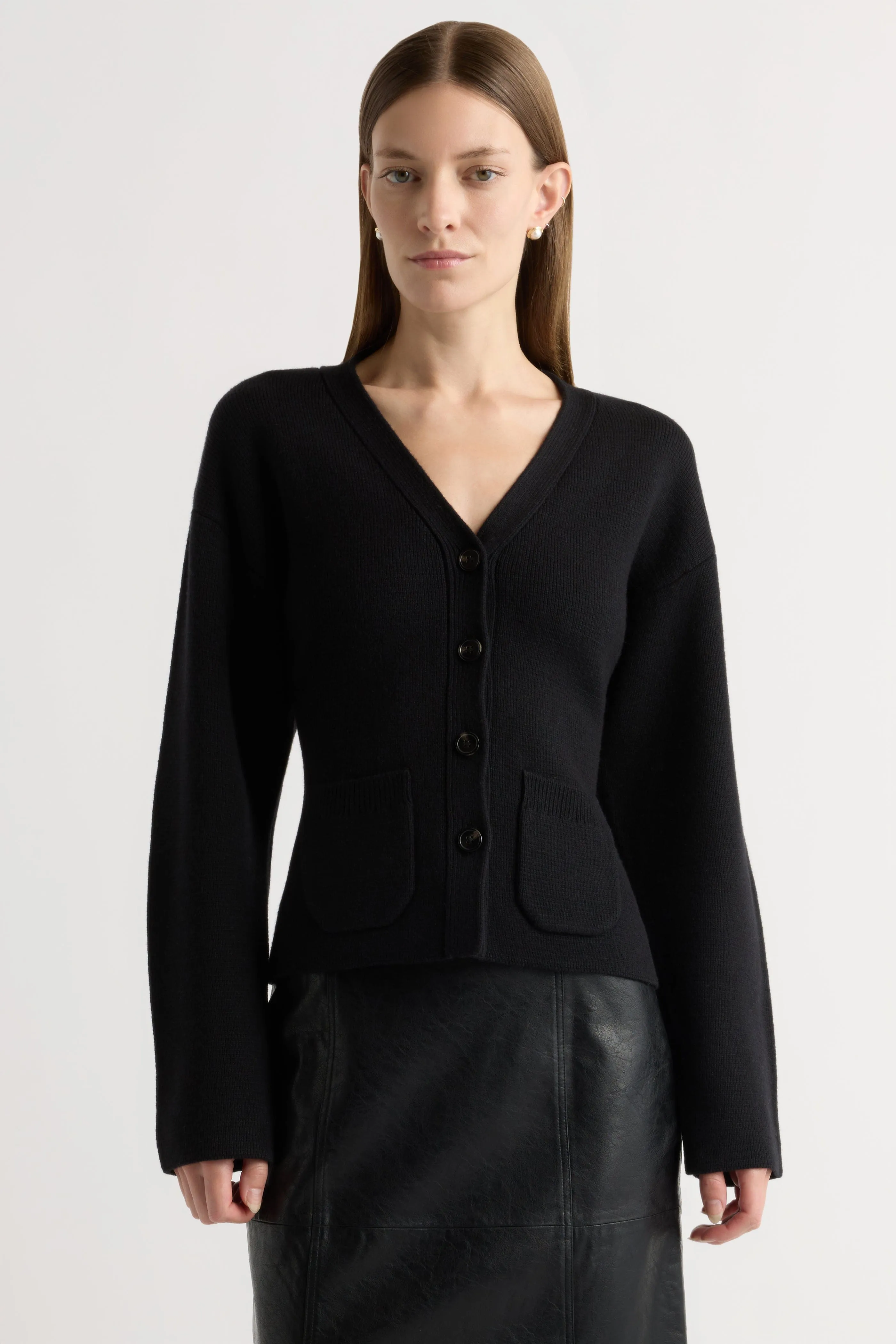 Elinor Organic Cotton-Wool V-Neck Cardigan Layered Fit