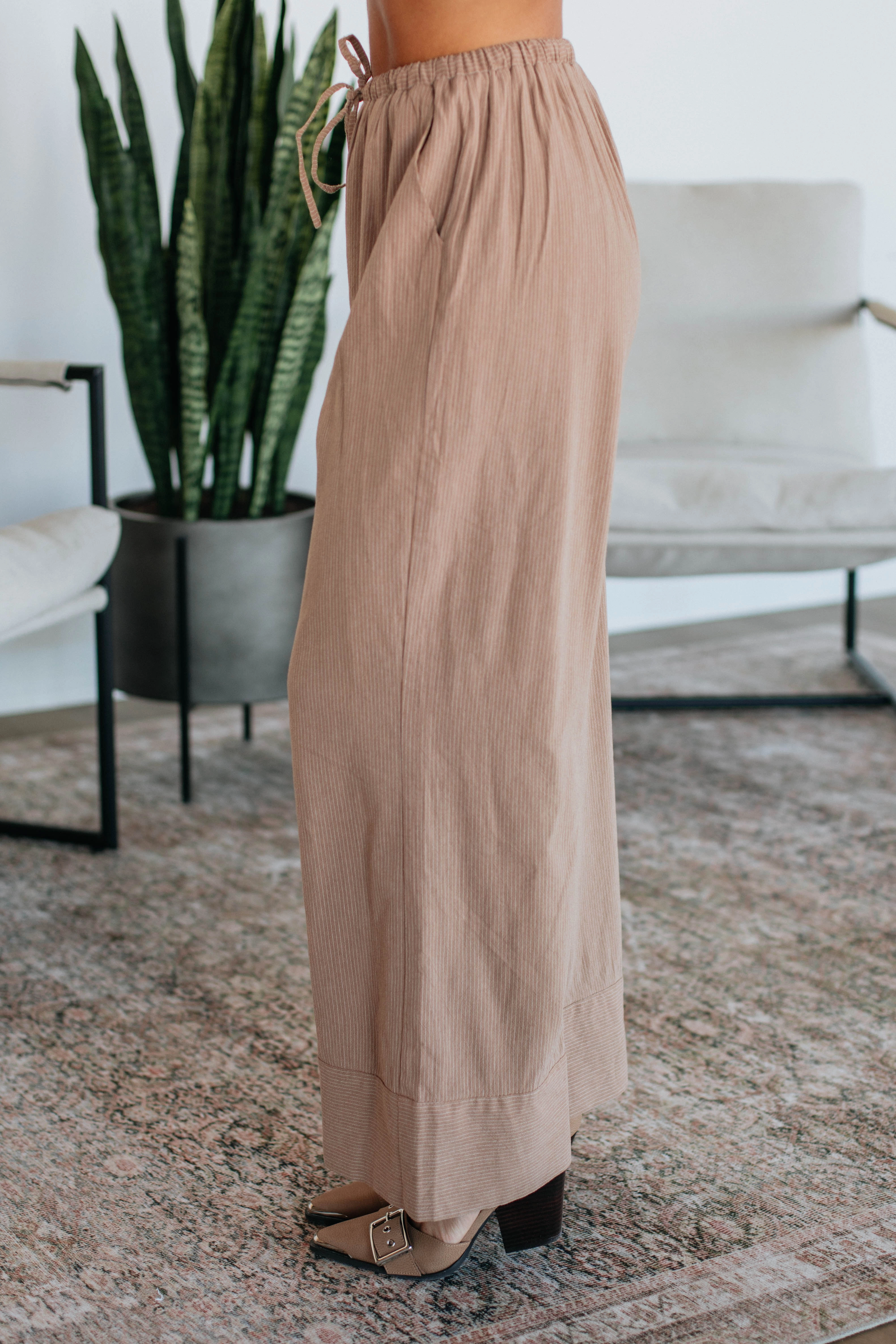 Water Repellent Luvan Striped Pants - Mocha Mix