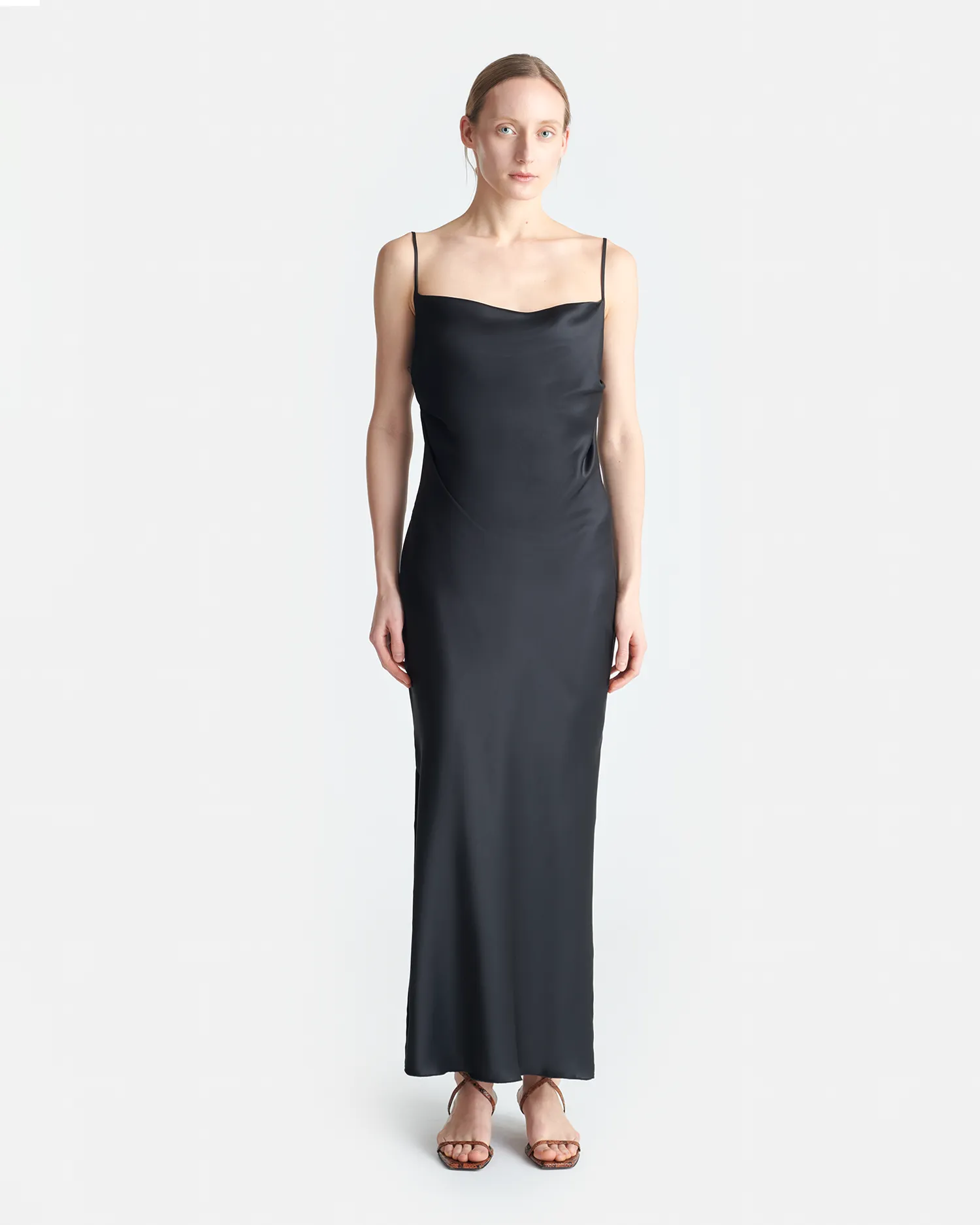 Feminine Movement Slit-Hem Macia - Slip Satin Dress - Black