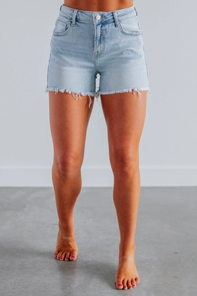 Stretchable Material Gabby Risen Shorts - Light Wash