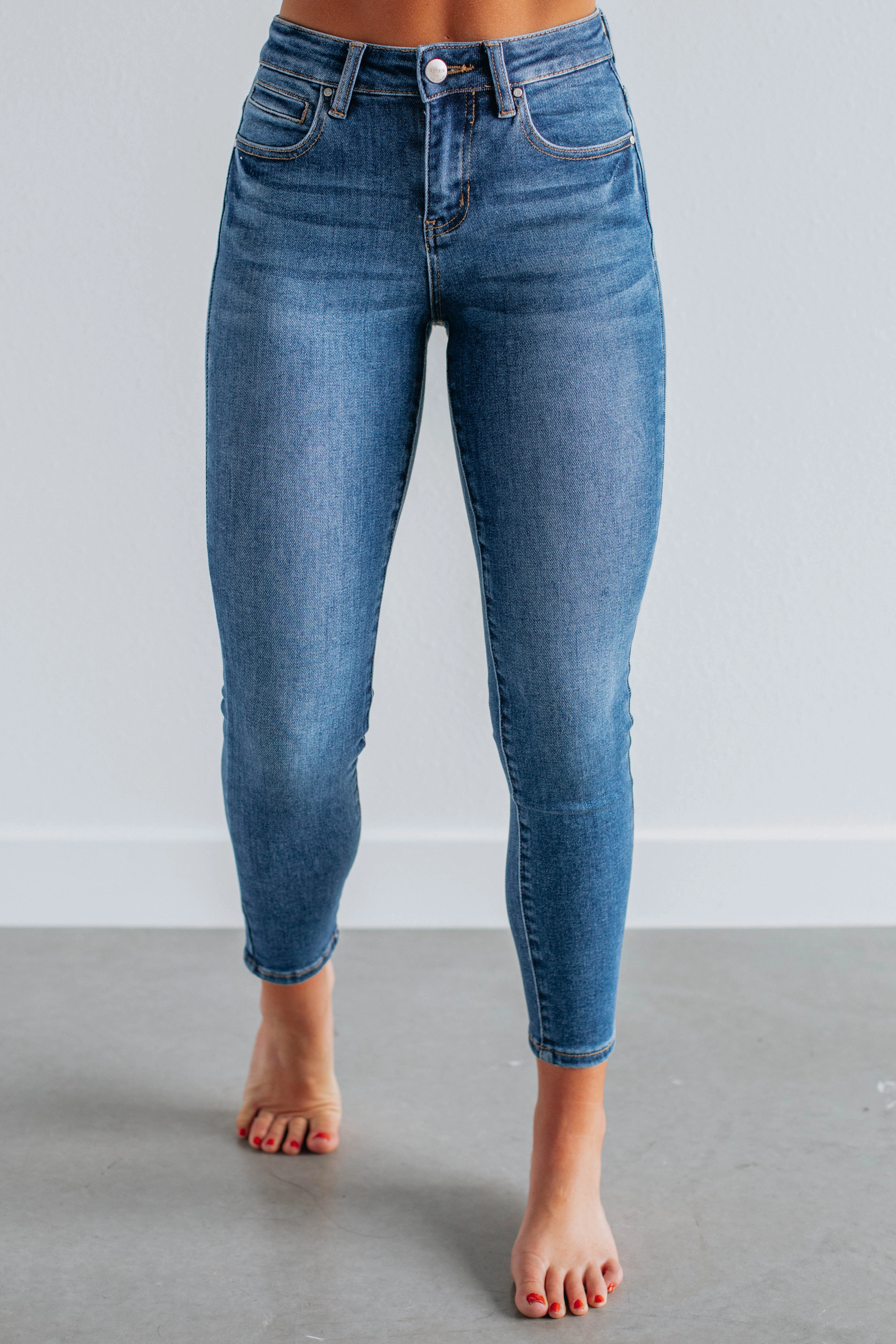 Street Style Faded Wash Mielle Risen Jeans - Dark Wash