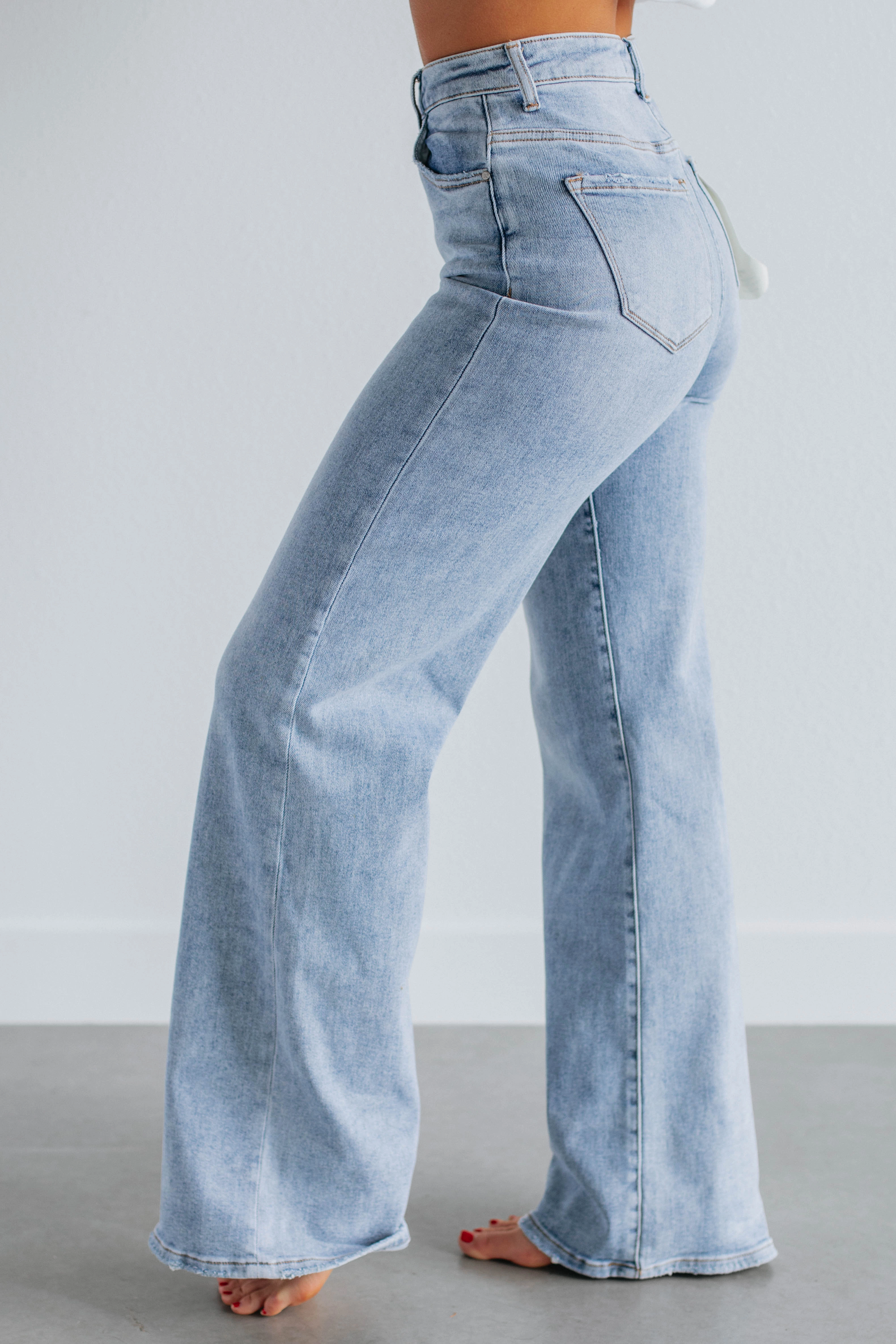 Montana Risen Jeans - Light Wash Acid Wash Effect