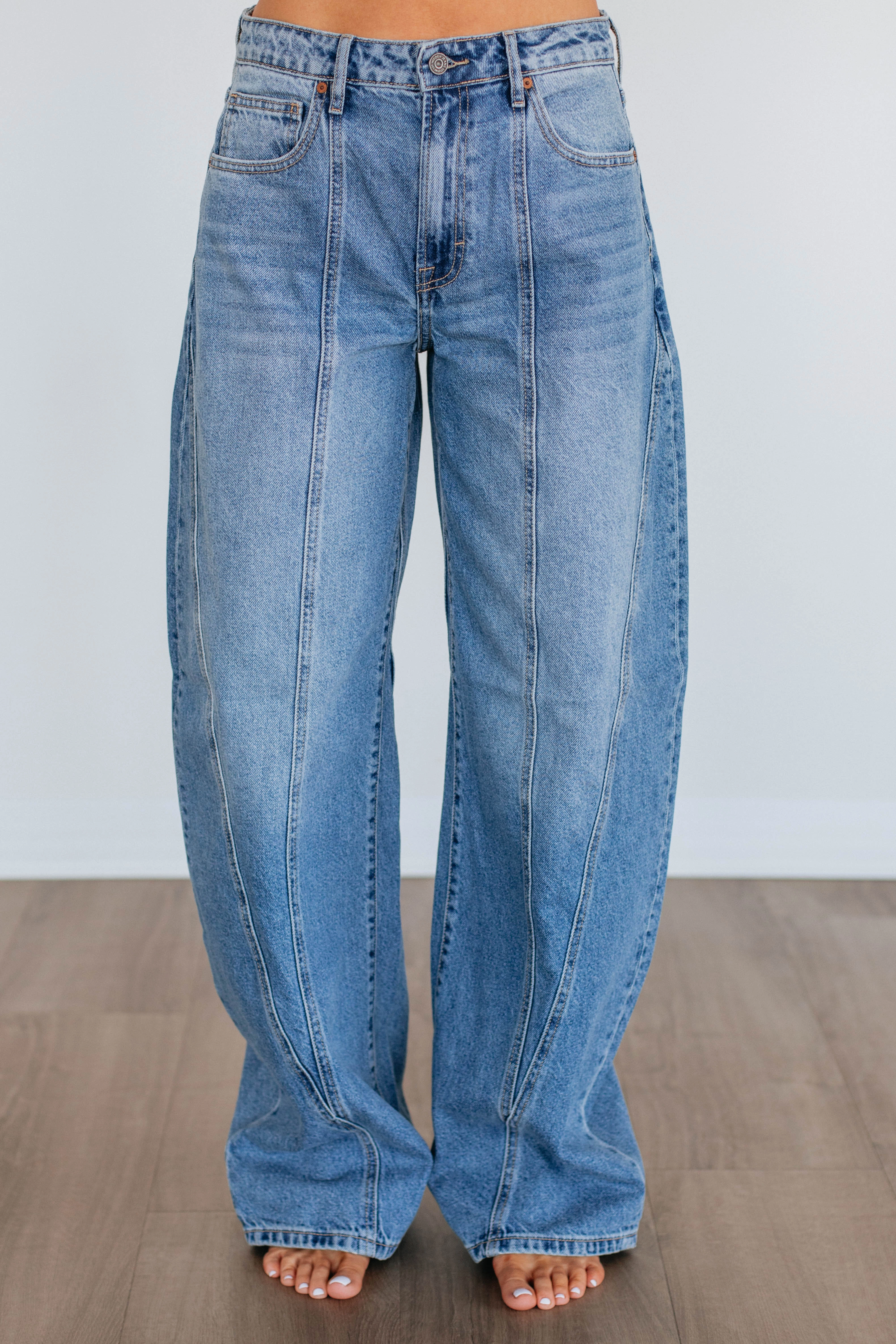 Sammie Hidden Jeans Beach Day Winter Warmth Classic Formal City Walk Party Look