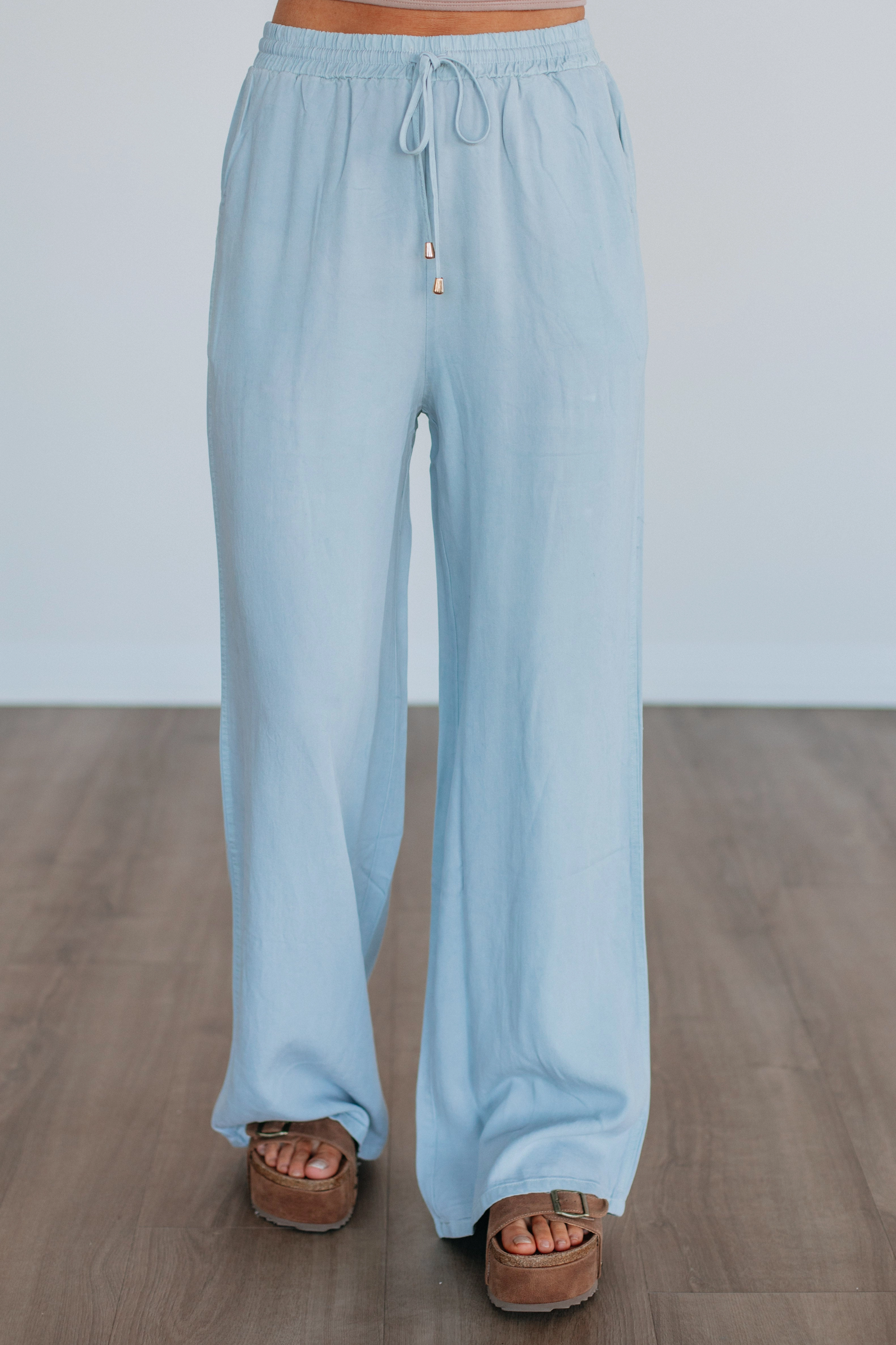 Leila Wide Leg Pants Stylish Look