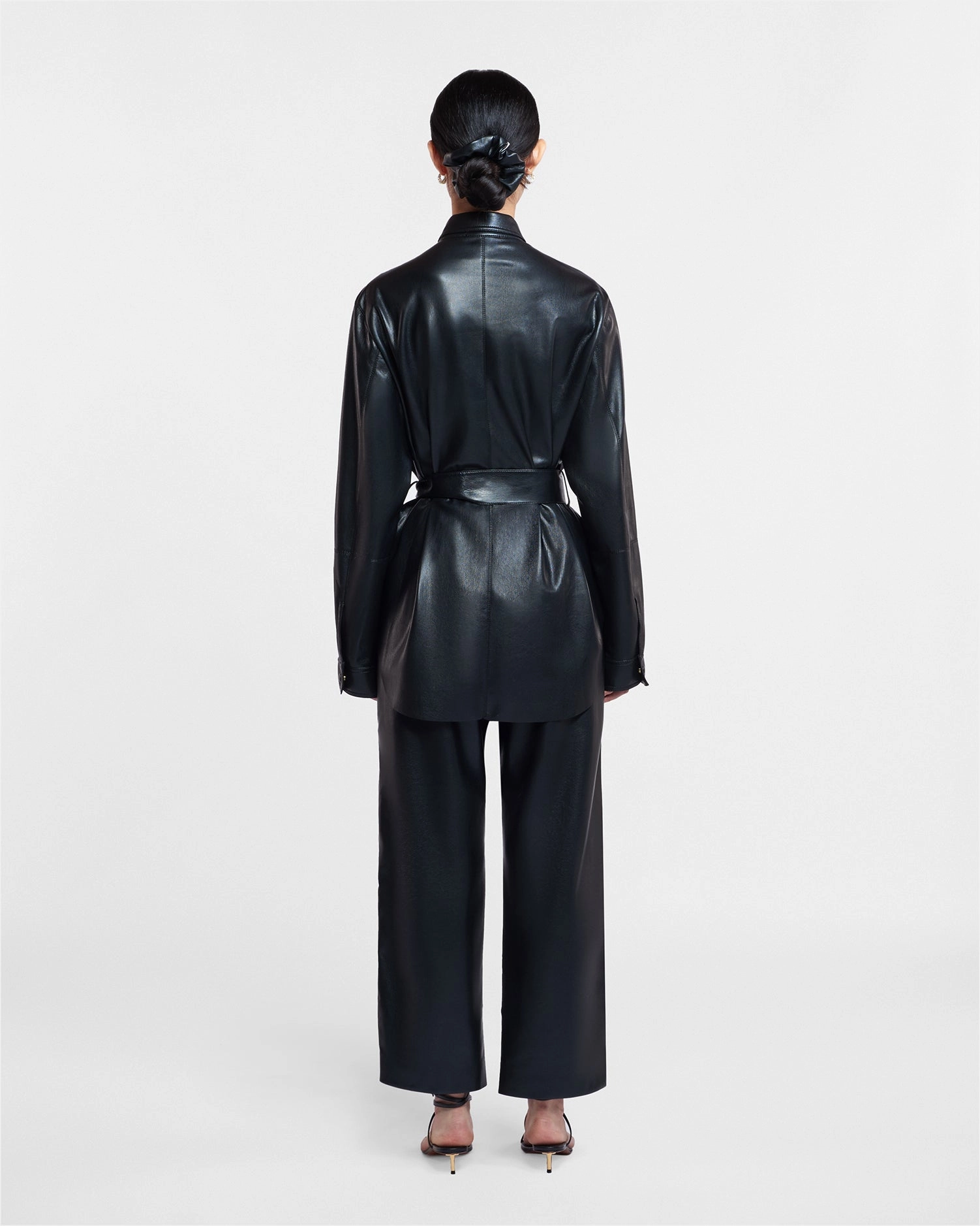 Chic Design Thermoregulating Fabric Artha - Okobor? Alt-Leather Shirt - Black