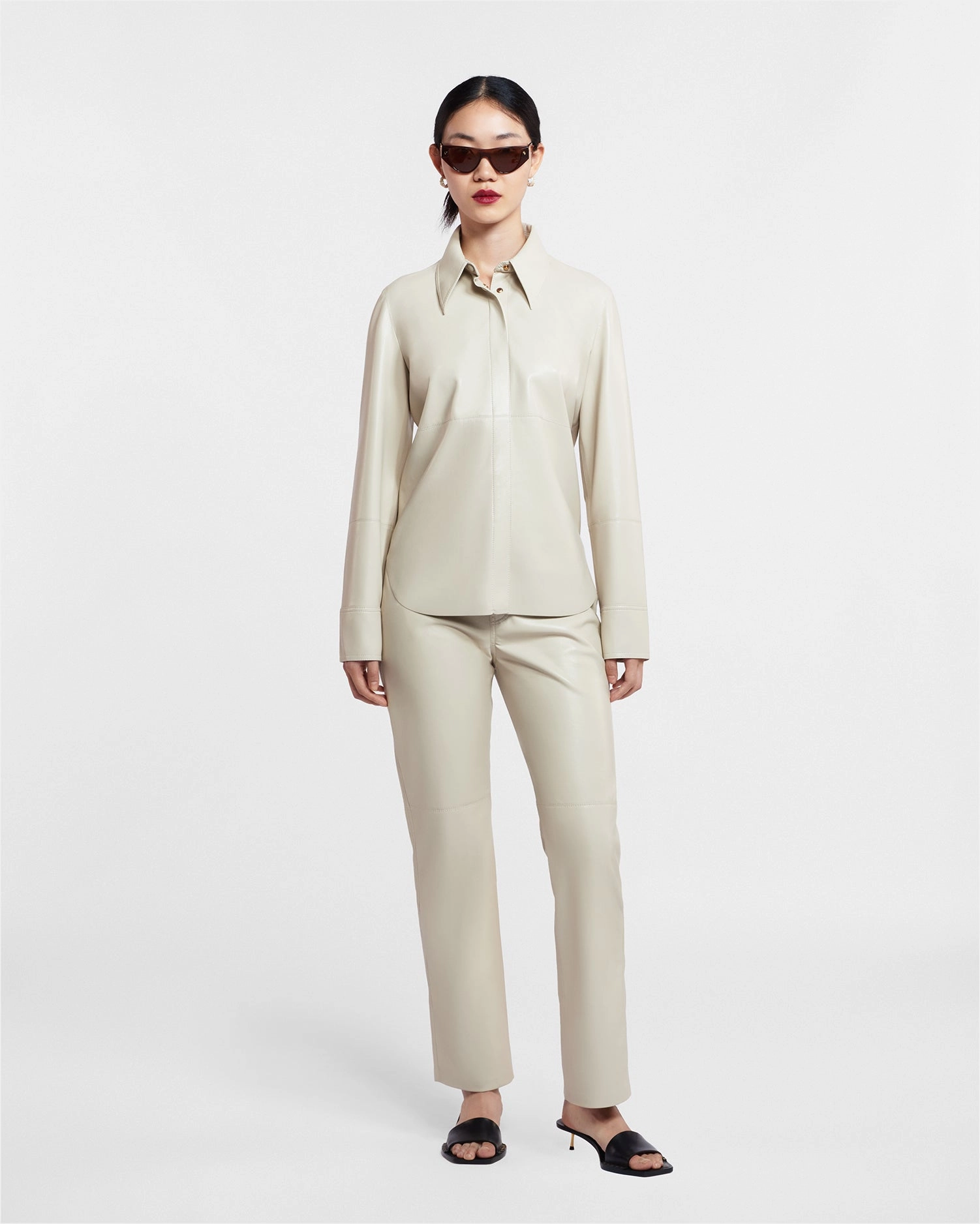 Minimal Design Naum - Okobor? Alt-Leather Shirt - Creme