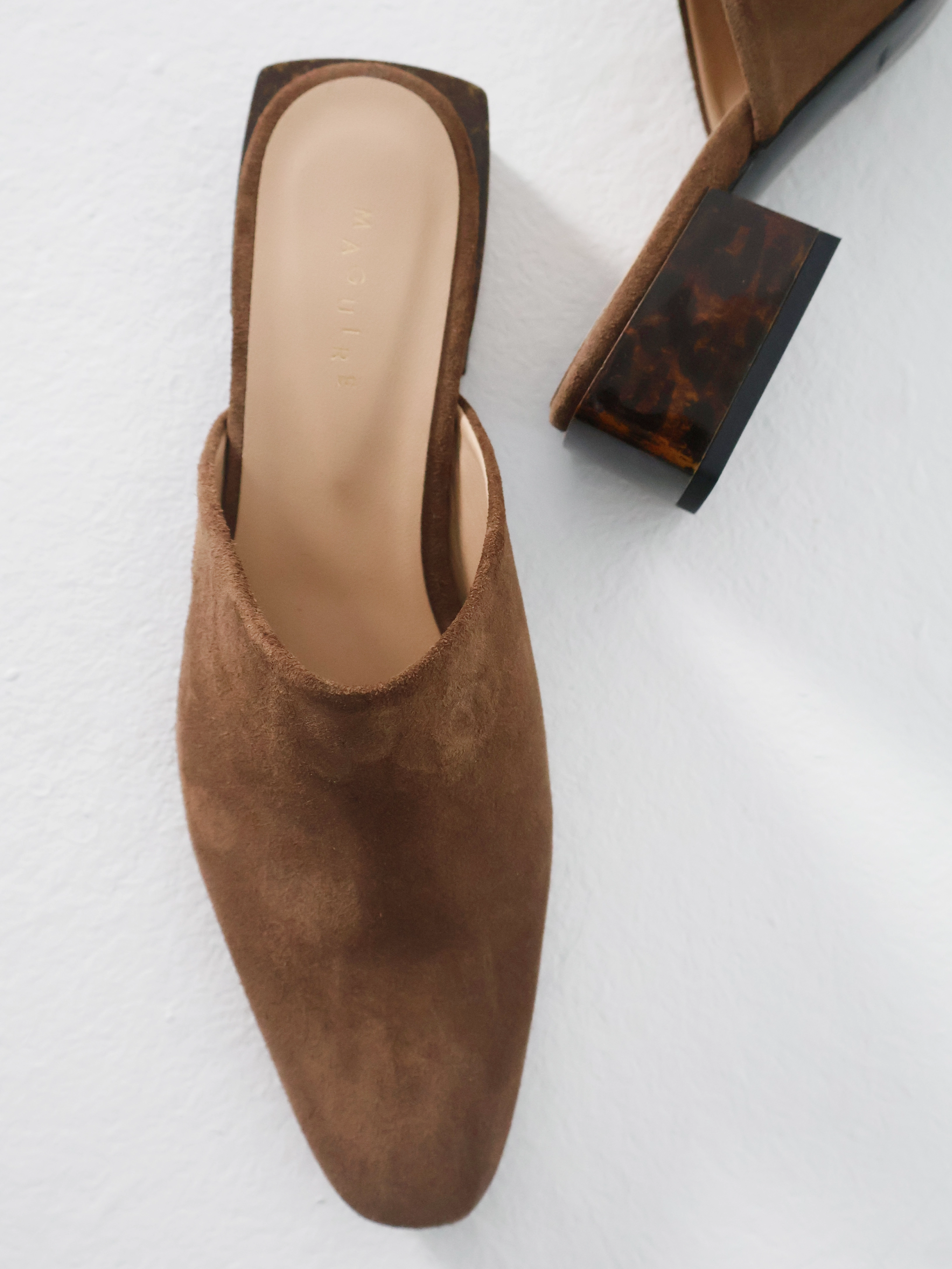 Gift wrap Shape Lift Navio Tan Suede Mule