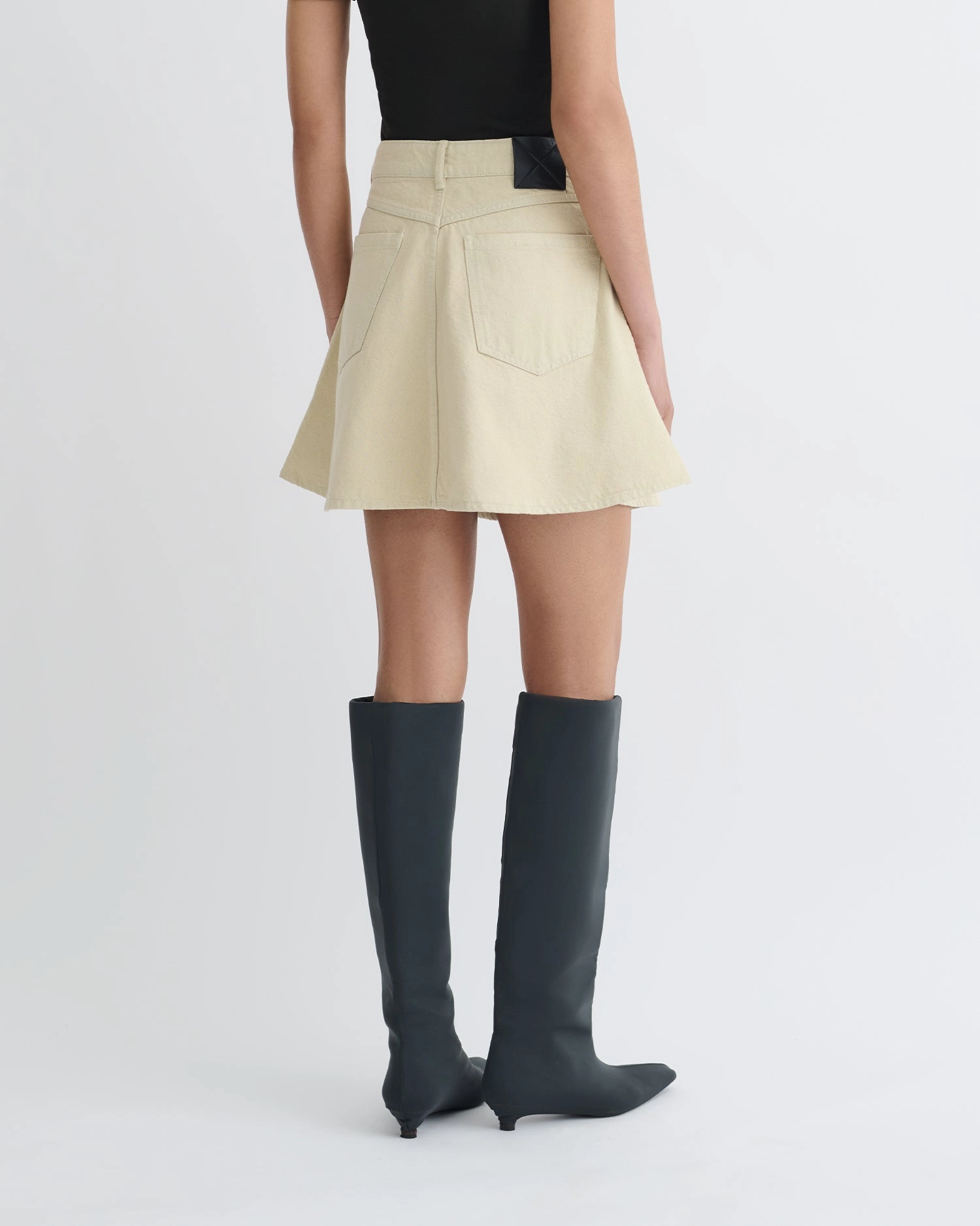 Neah - Denim Mini Skirt - Beige Gentle Vibe