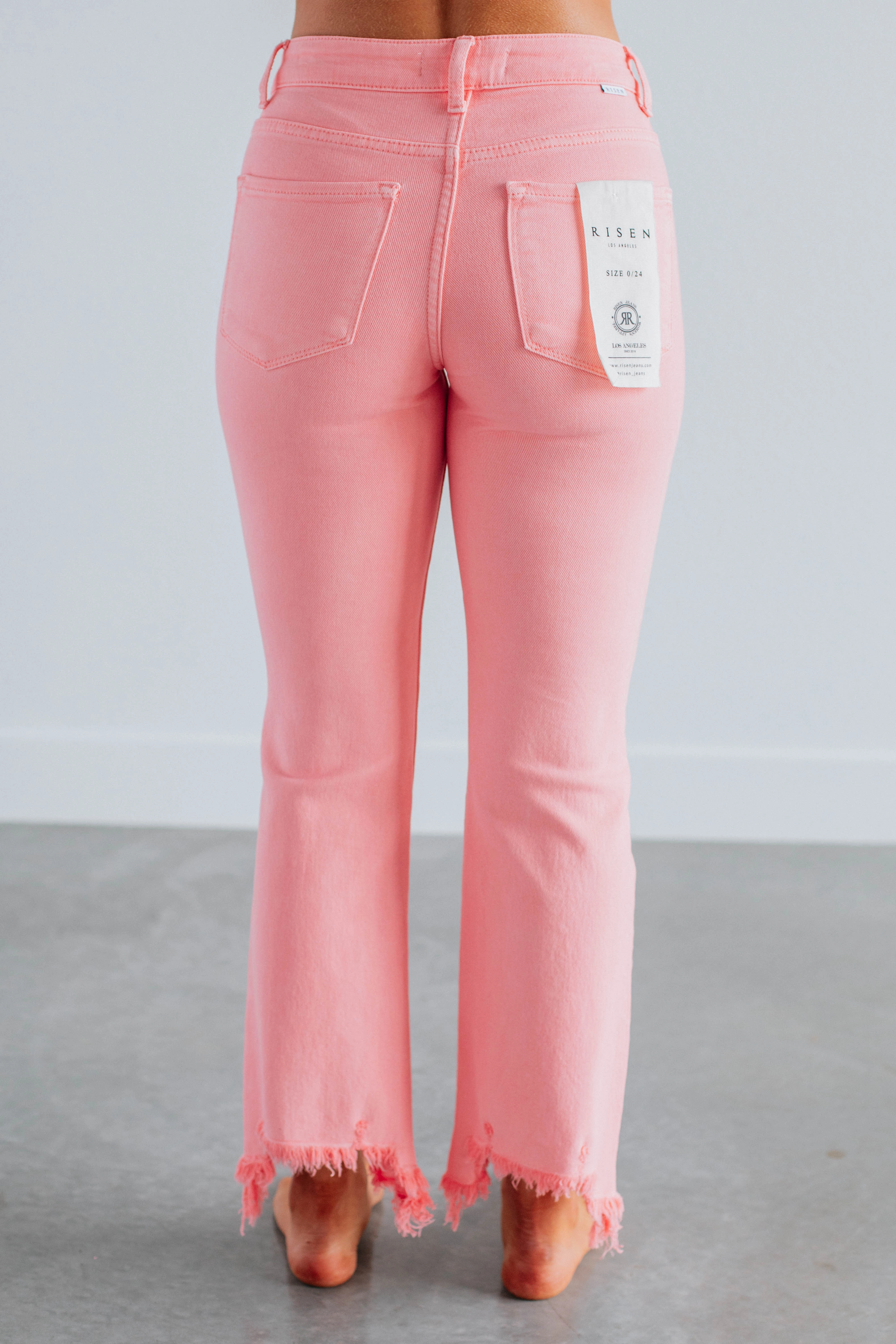 Creative Look Elegant Road Trip Workday Outfit Neona Risen Jeans - Flamingo