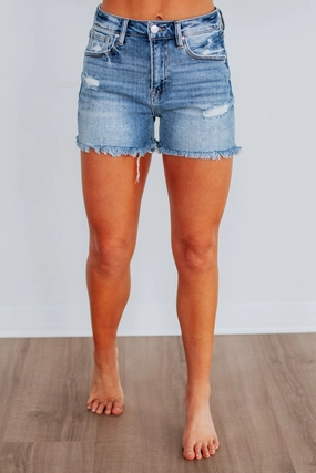 Nora Risen Shorts - Medium Wash Dynamic Performance