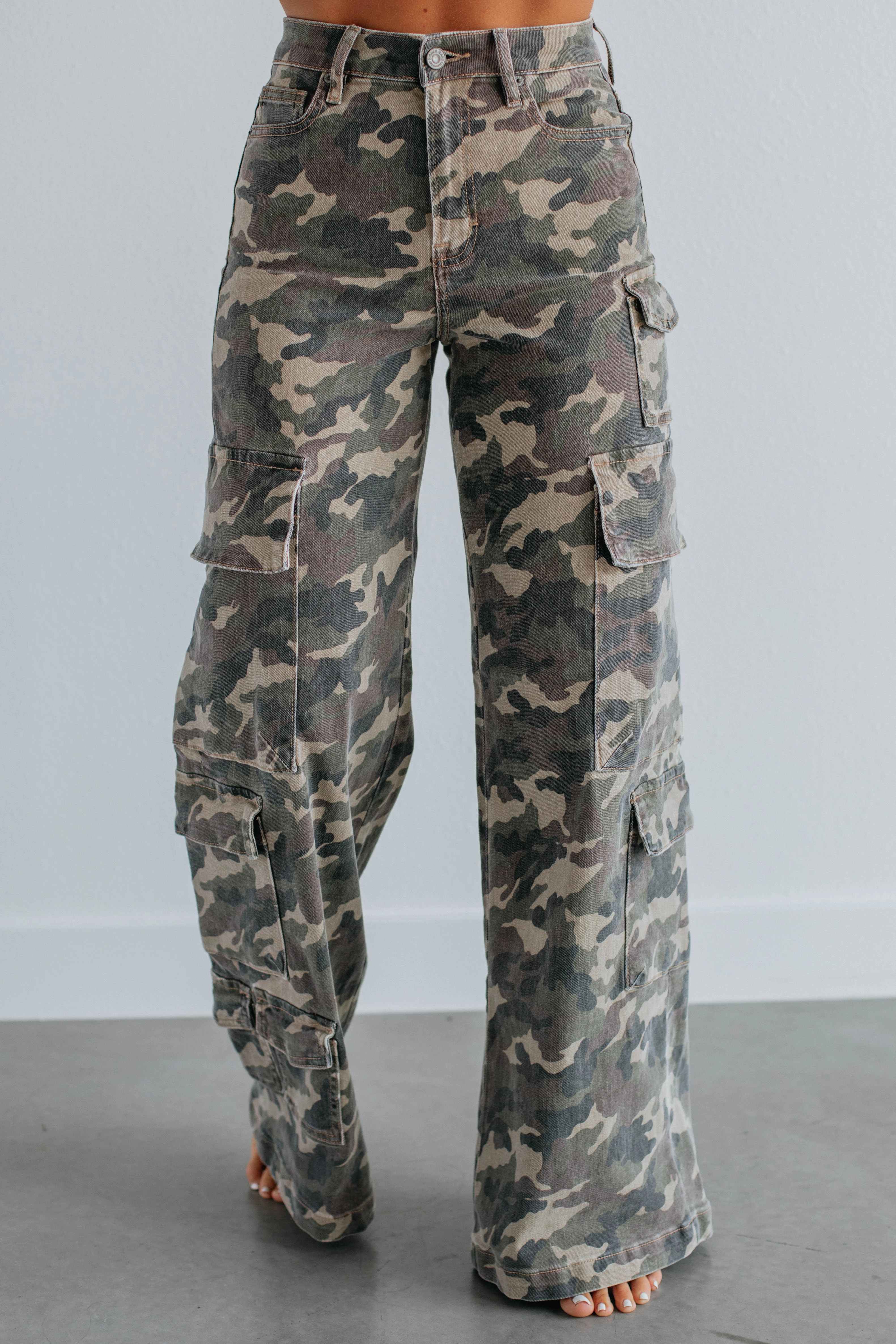 Nori Hidden Cargo Jeans - Camouflage Smooth Road Trip