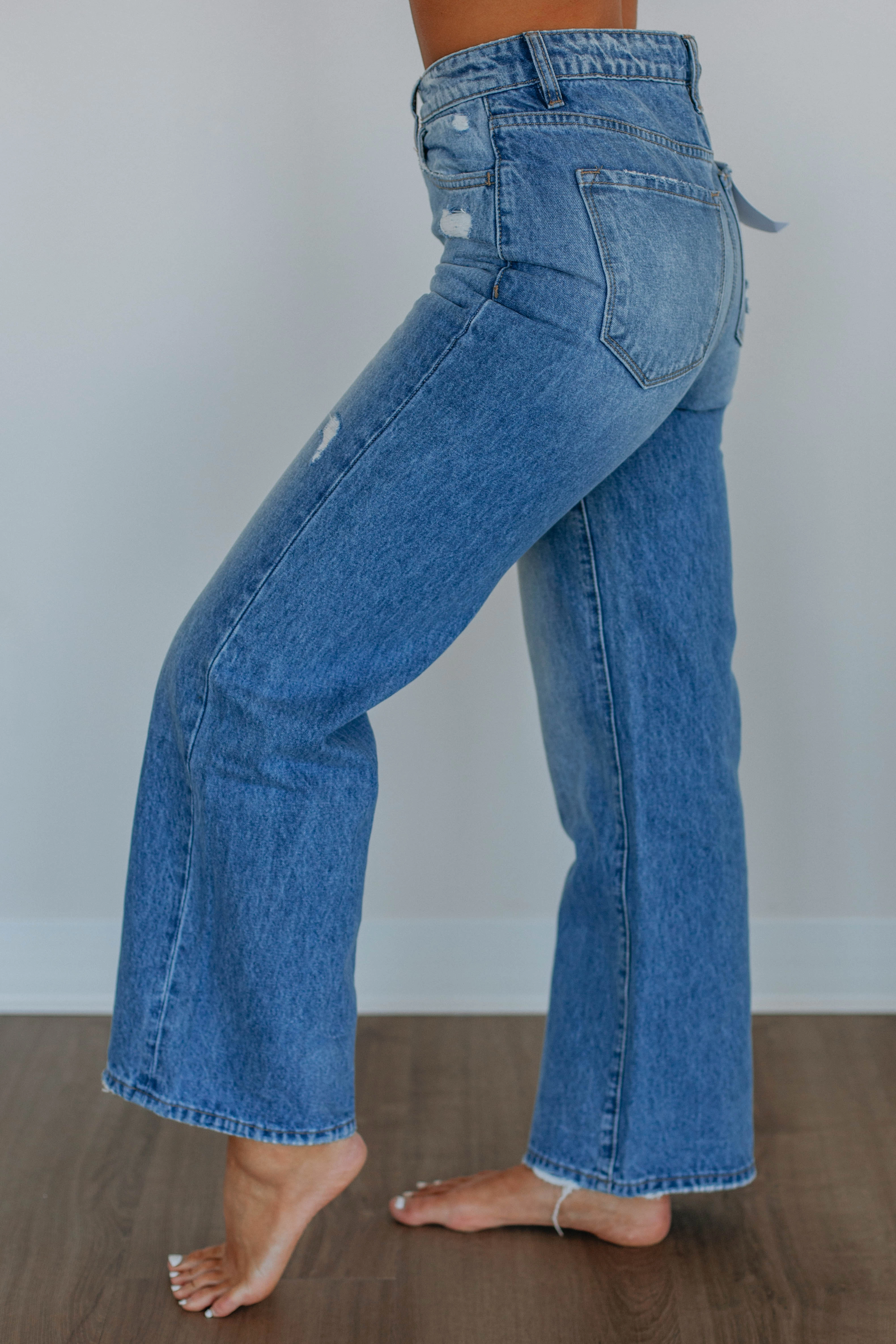 Morning Stroll Fashion Lover Modern Weekend Style Olivia Vervet Jeans - Restored