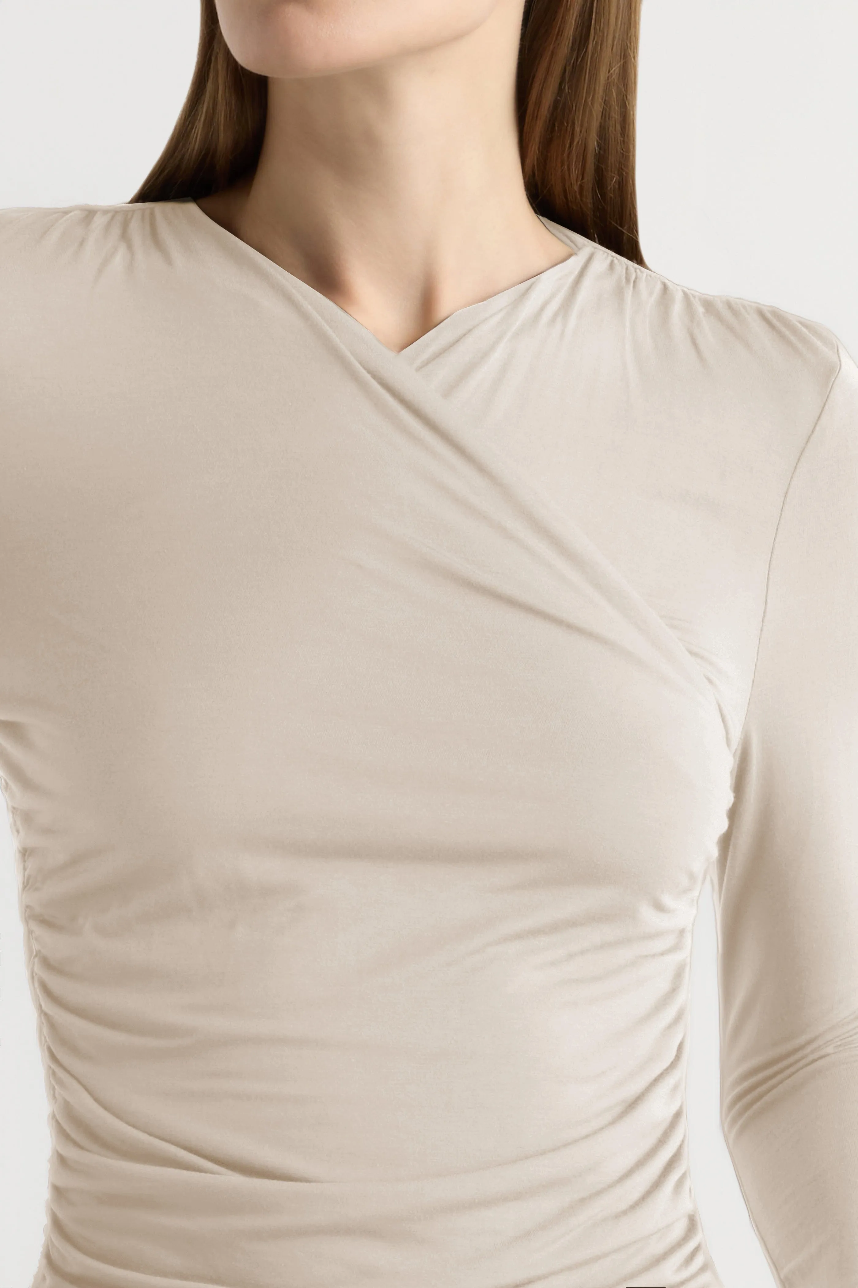 Travel Trend Look Lilou Wrap-Neck Long-Sleeve Tee