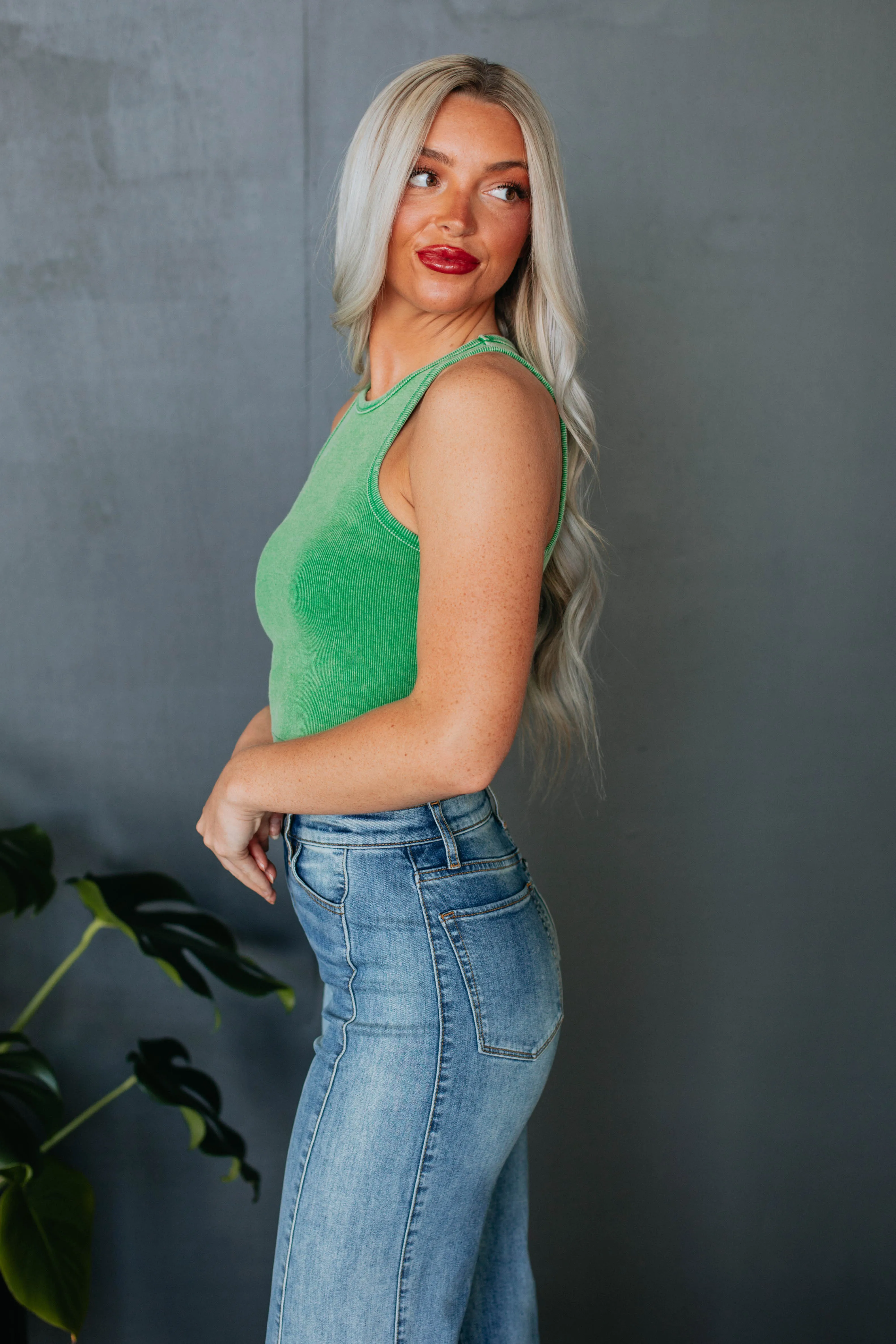 basic technology Julian Ribbed Tank - Apple