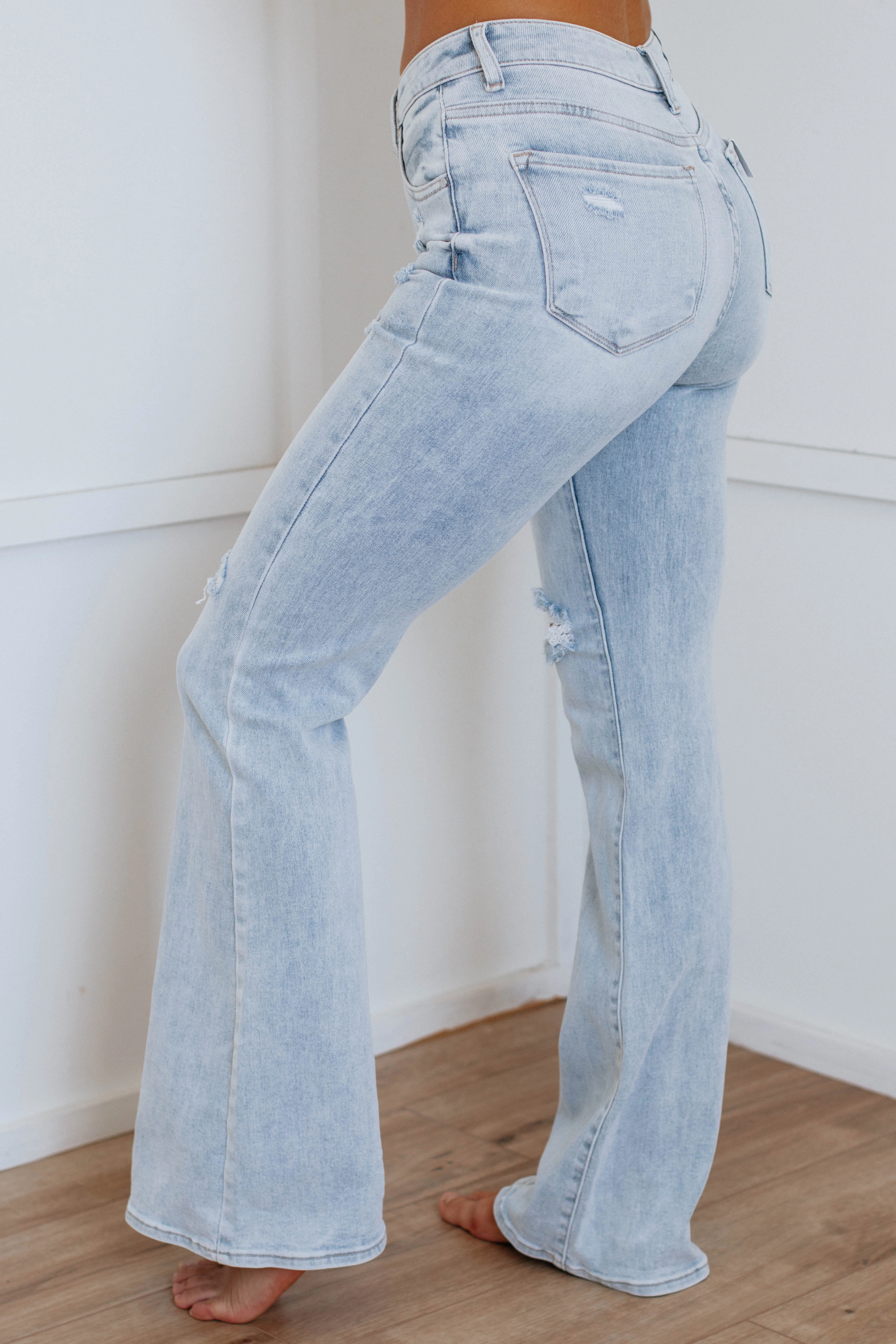 Rayna Risen Jeans - Light Wash Simple Attire