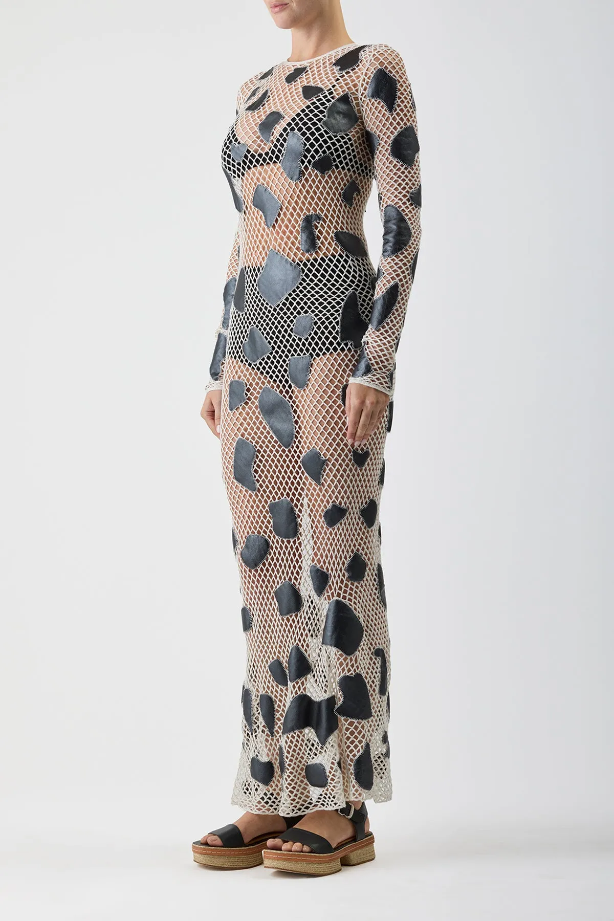 Rooftop-Event Romeo Crochet Maxi Dress in White Merino Wool with Black Metallic Nappa Leather Patches