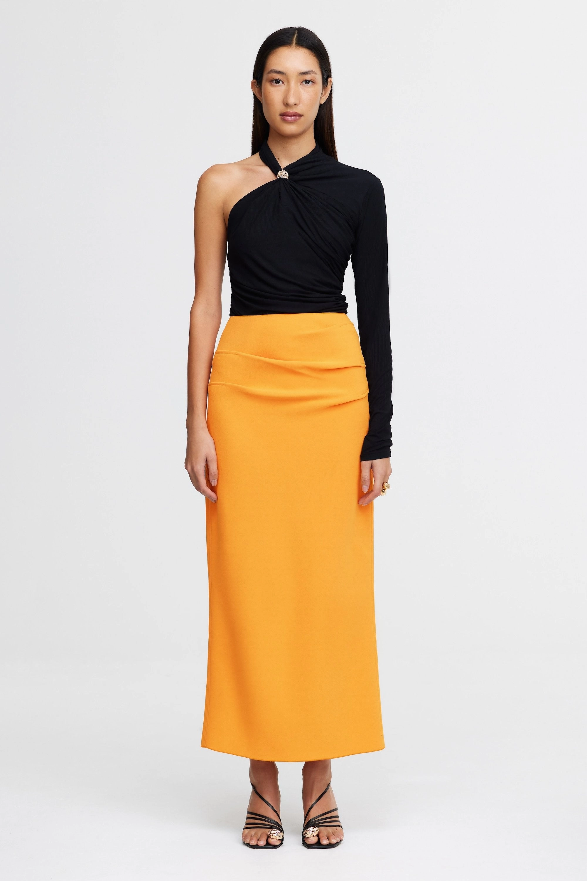 Editorial Look Relaxed Mood NORMANHILL SKIRT