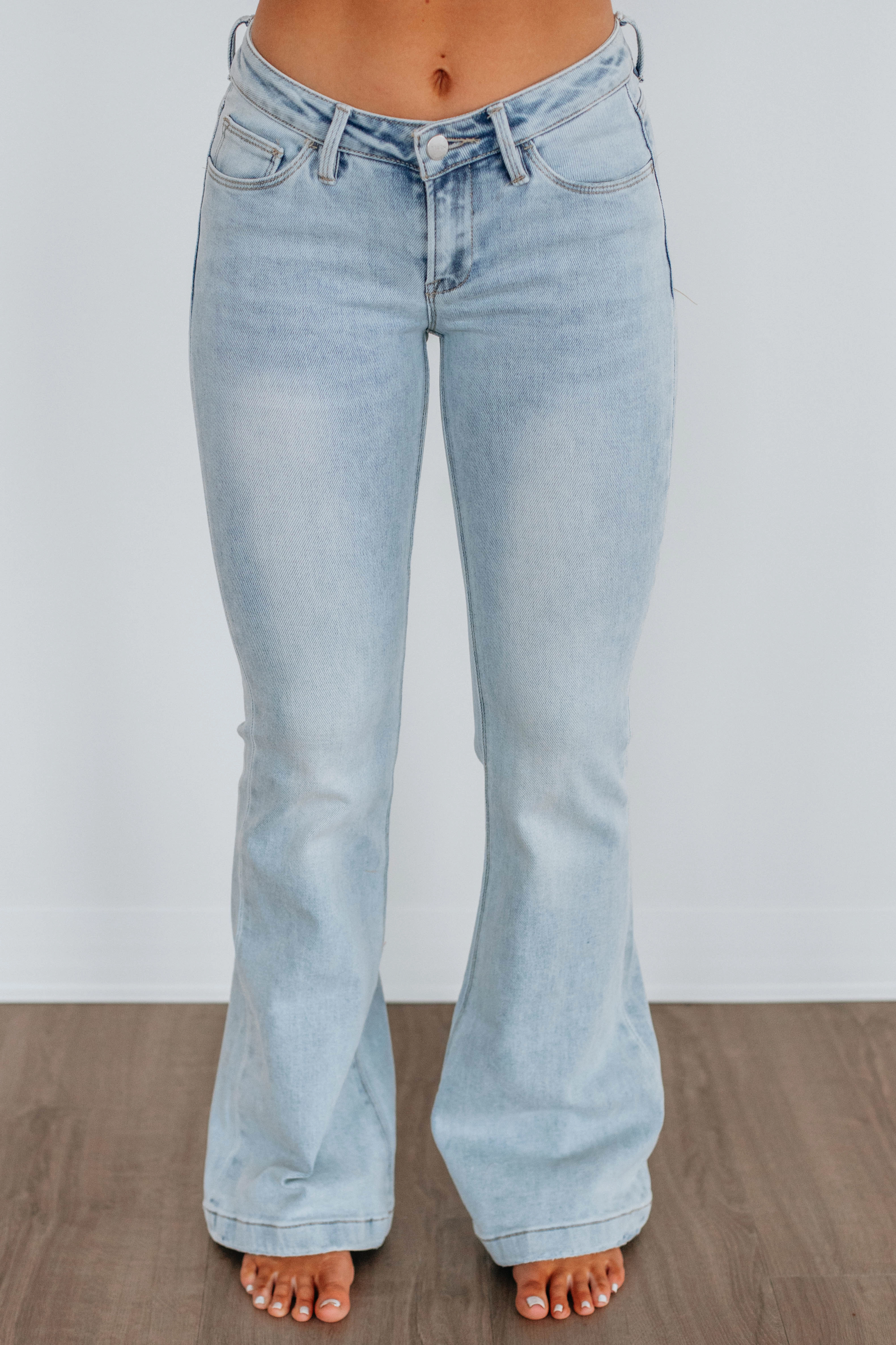 Palmer Risen Flare Jeans - Light Wash Iconic Outfit