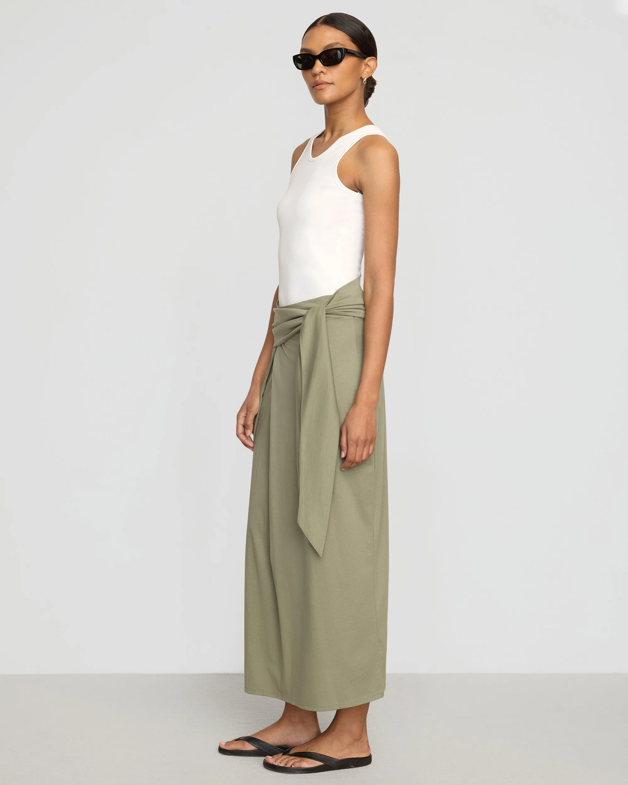 Prithi Scoop-Neck Tank Durable Wear