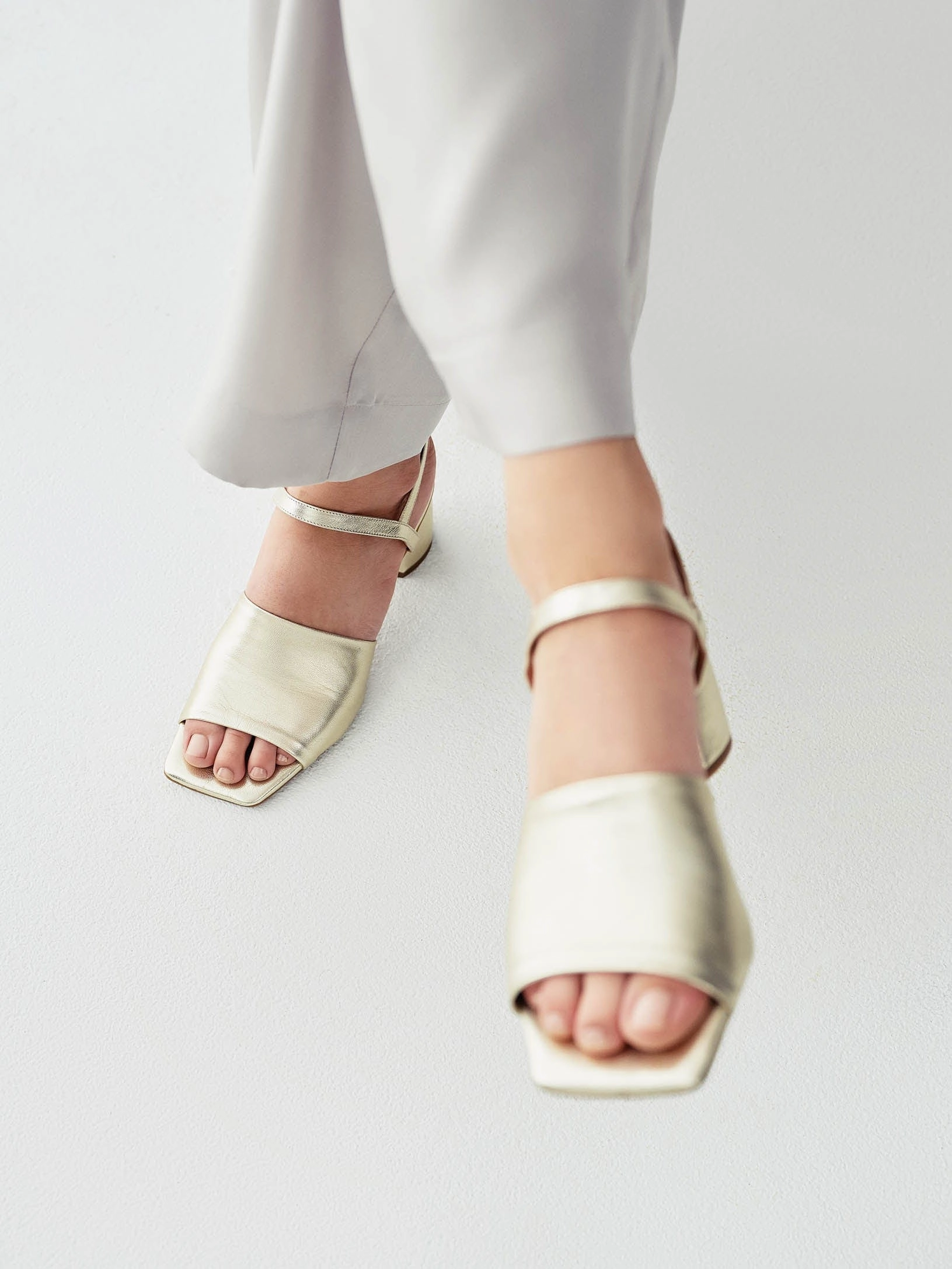 Oliva Gold Heel Fashion Queen