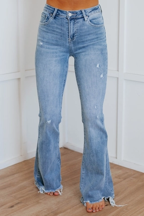 Contemporary Style Zero Waste Pattern Design Samiya Risen Jeans - Light Wash