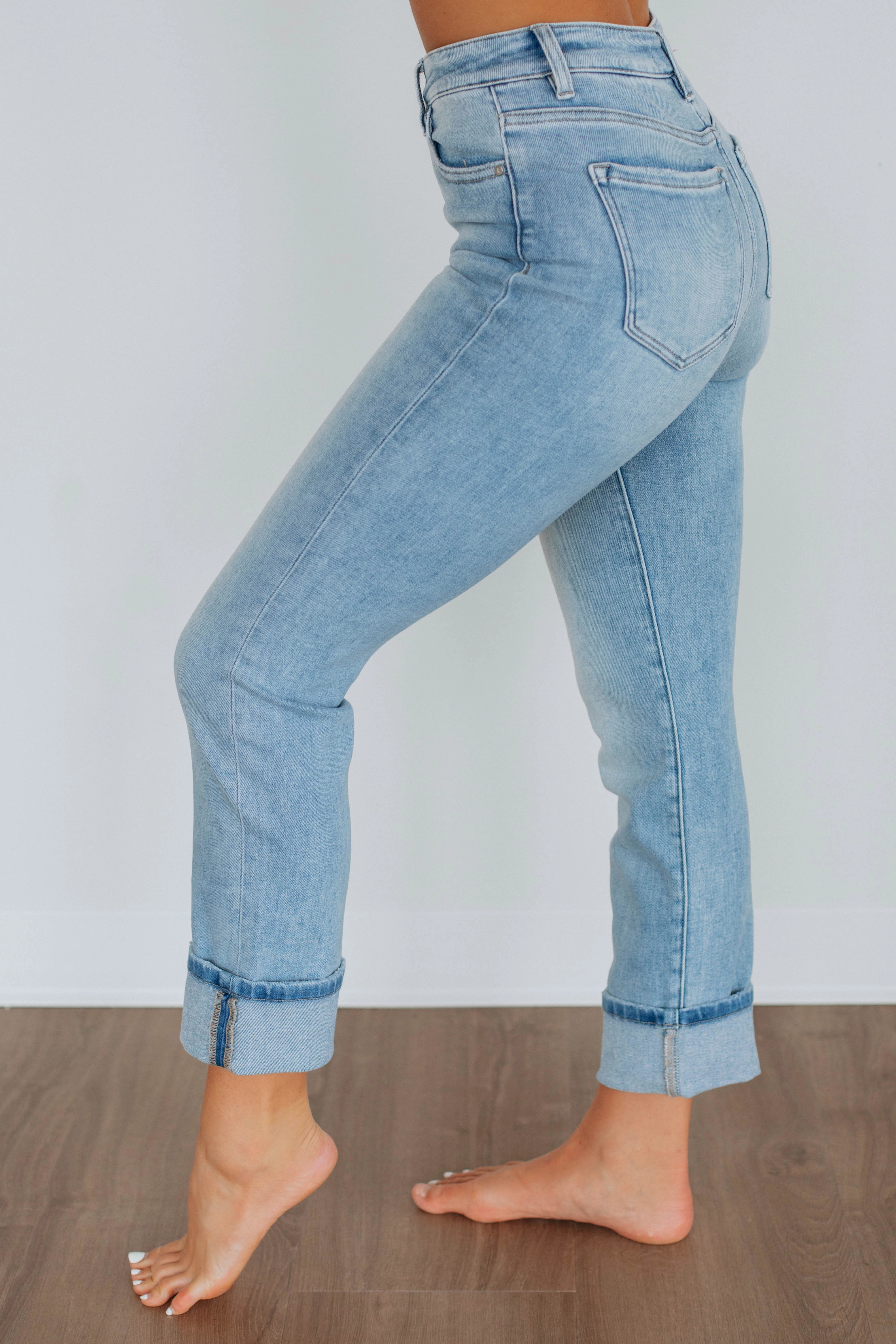 Modern Minimalist Creative Look Home Comfort Niall Risen Jeans - Light Wash