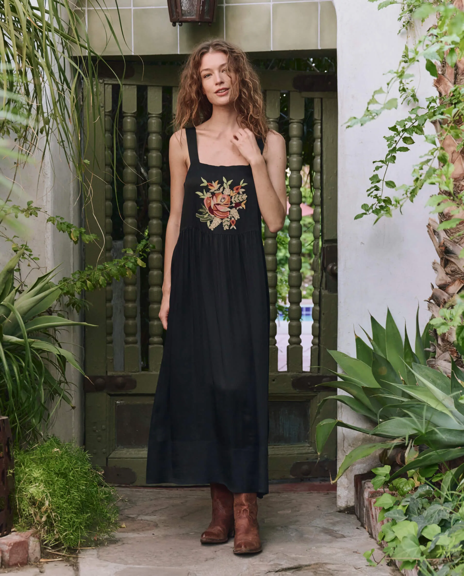 Crisp Detail Art-Gallery The Day Dress. -- Black with Bouquet Floral Embroidery