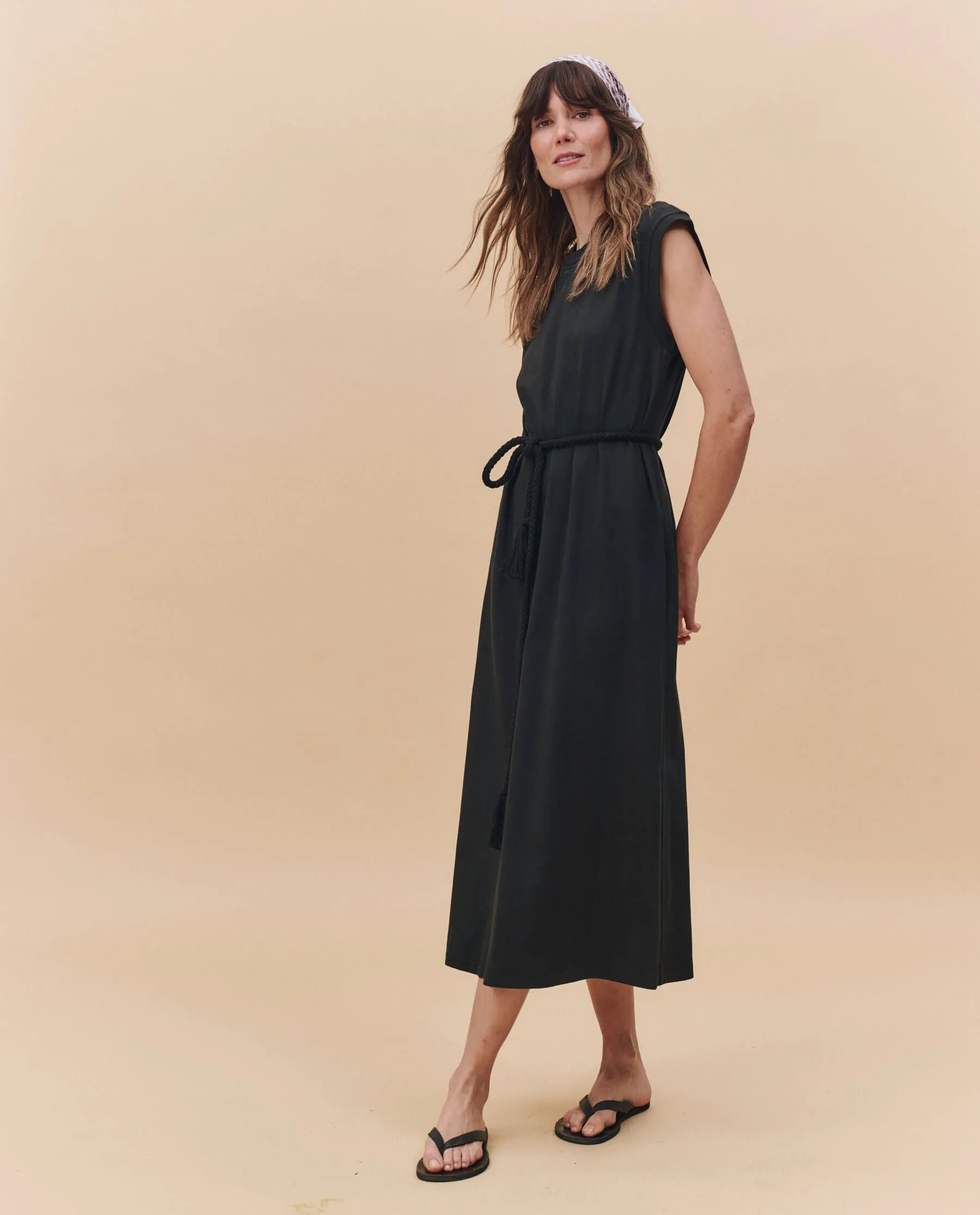 The Square Tee Dress. -- Almost Black Minimal Cut