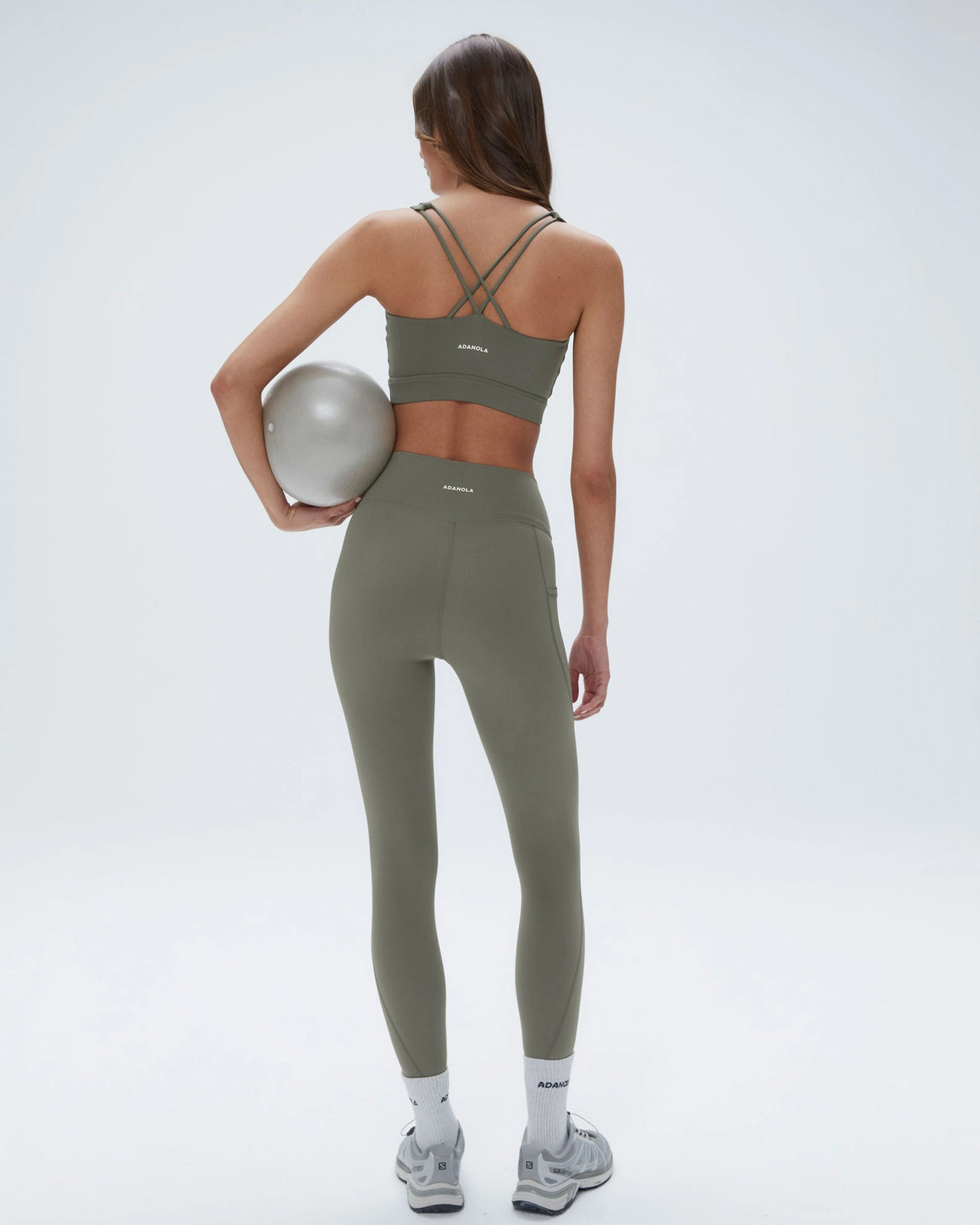 Relaxed fit wear Ultimate Pocket Leggings - Olive Green