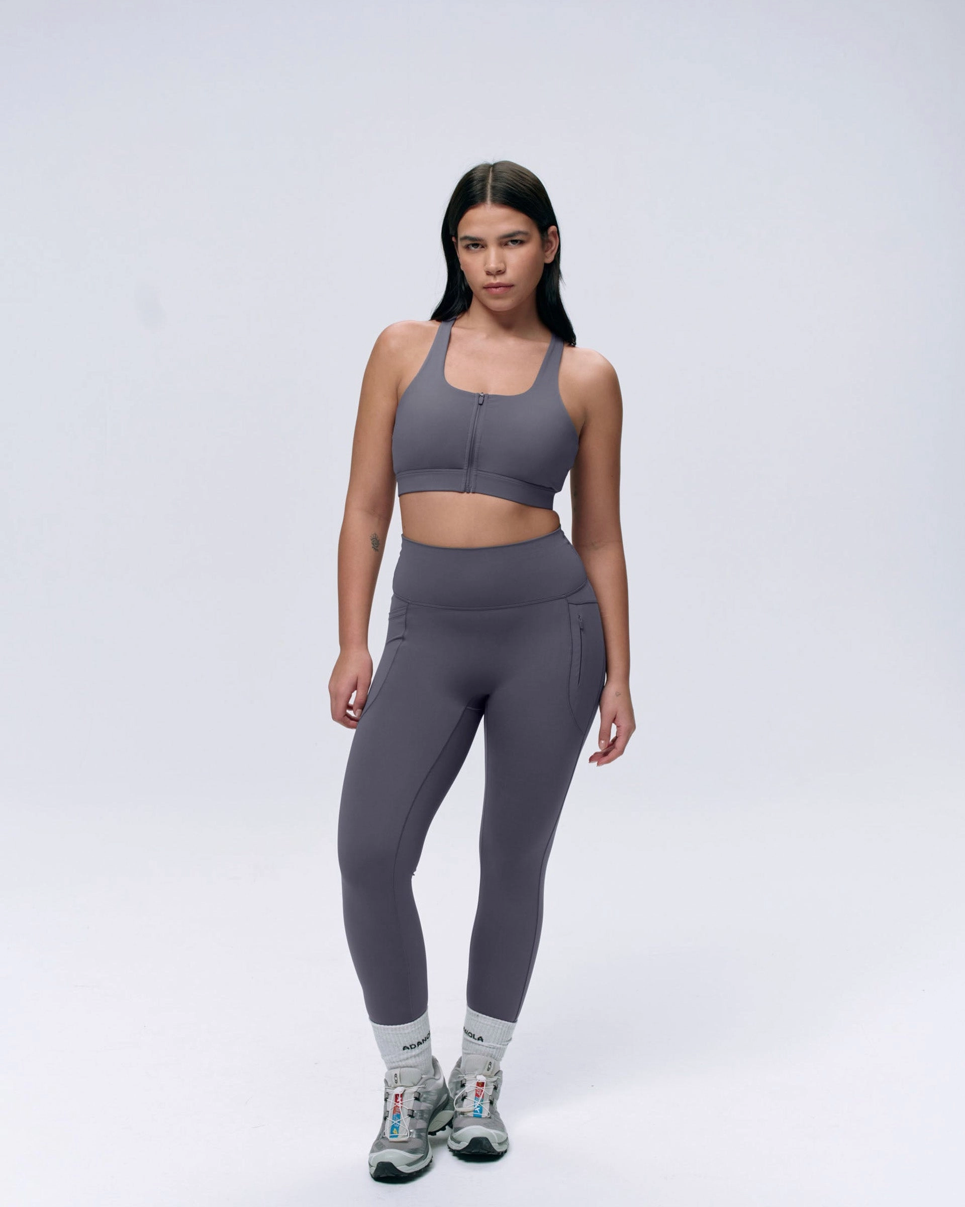 Balanced feel Ultimate Seam Detail Zip Pocket Leggings - Dark Grey