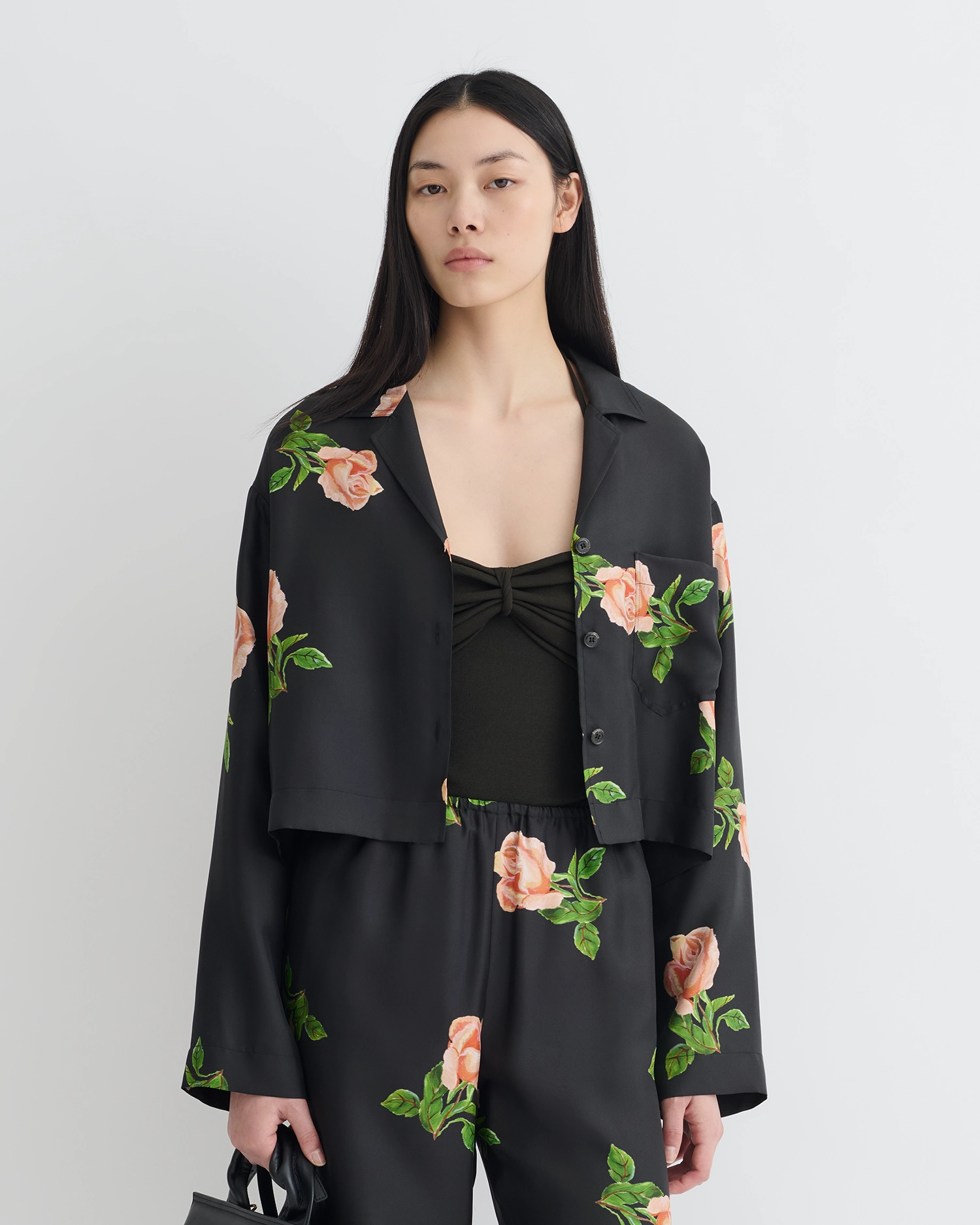 Flex Fit Collar Vally - Cropped Silk Twill Shirt - Off Black/Roses